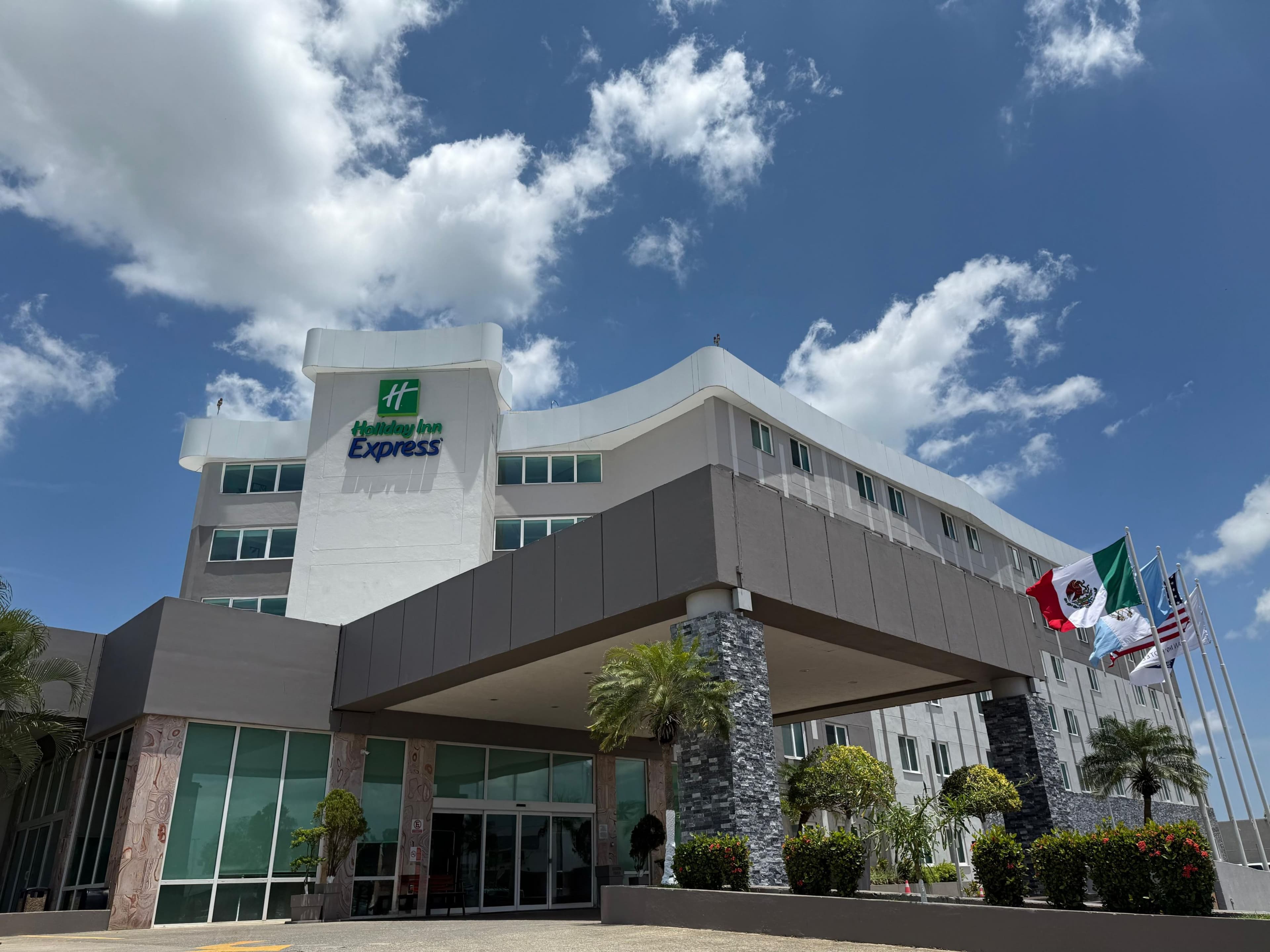 Holiday Inn Express Tapachula - Image 1