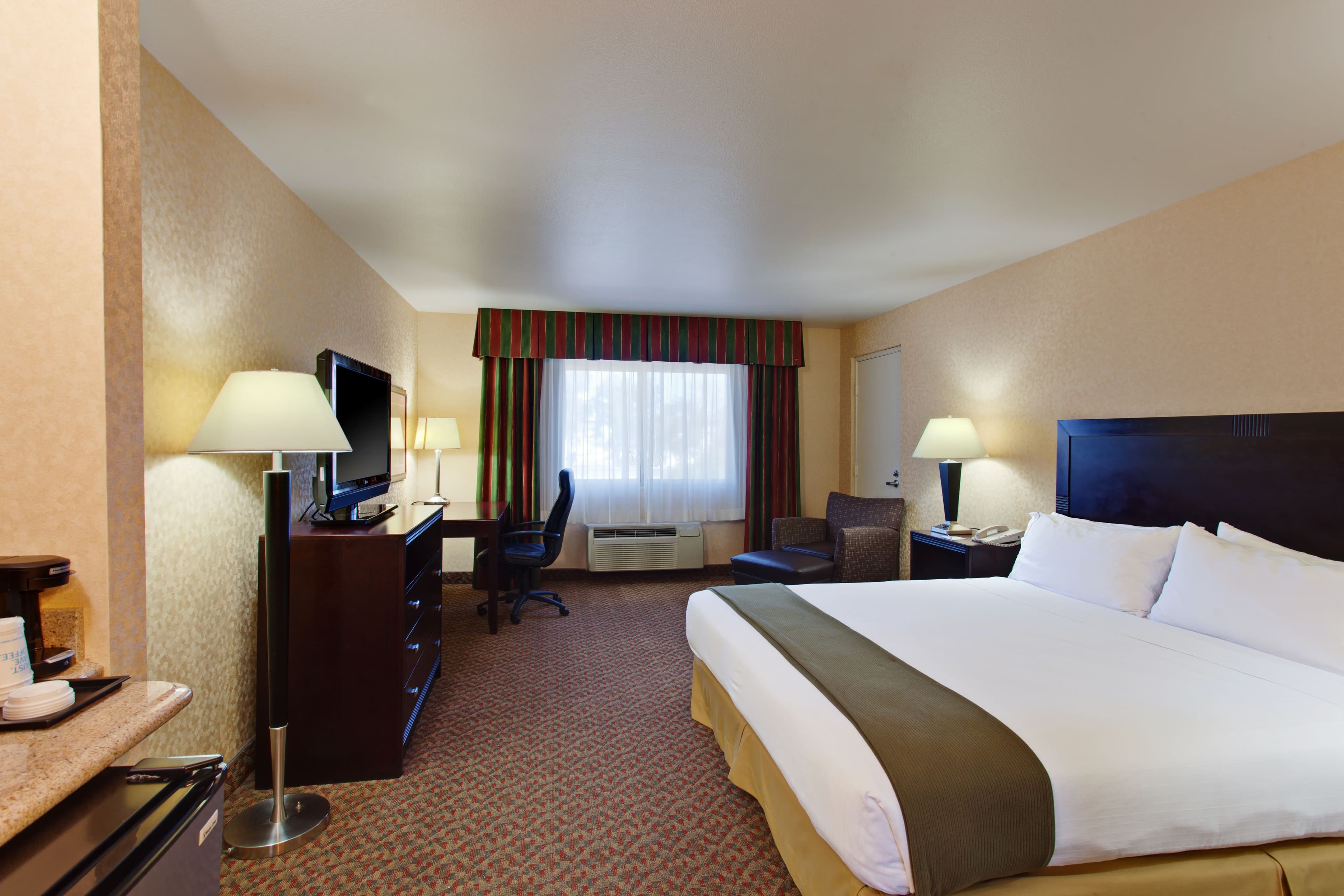 Holiday Inn Express Temecula — 7