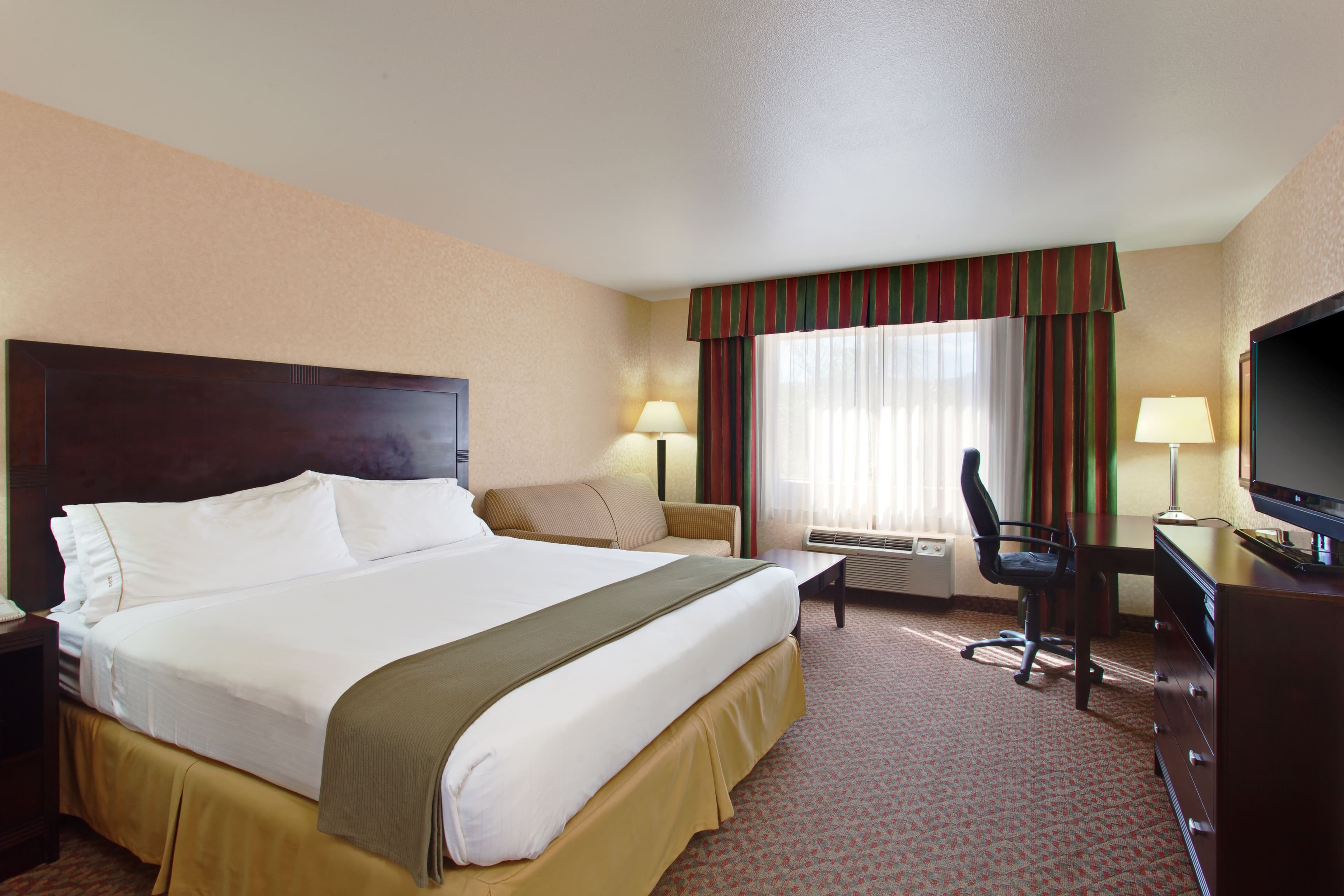 Holiday Inn Express Temecula - Image 4