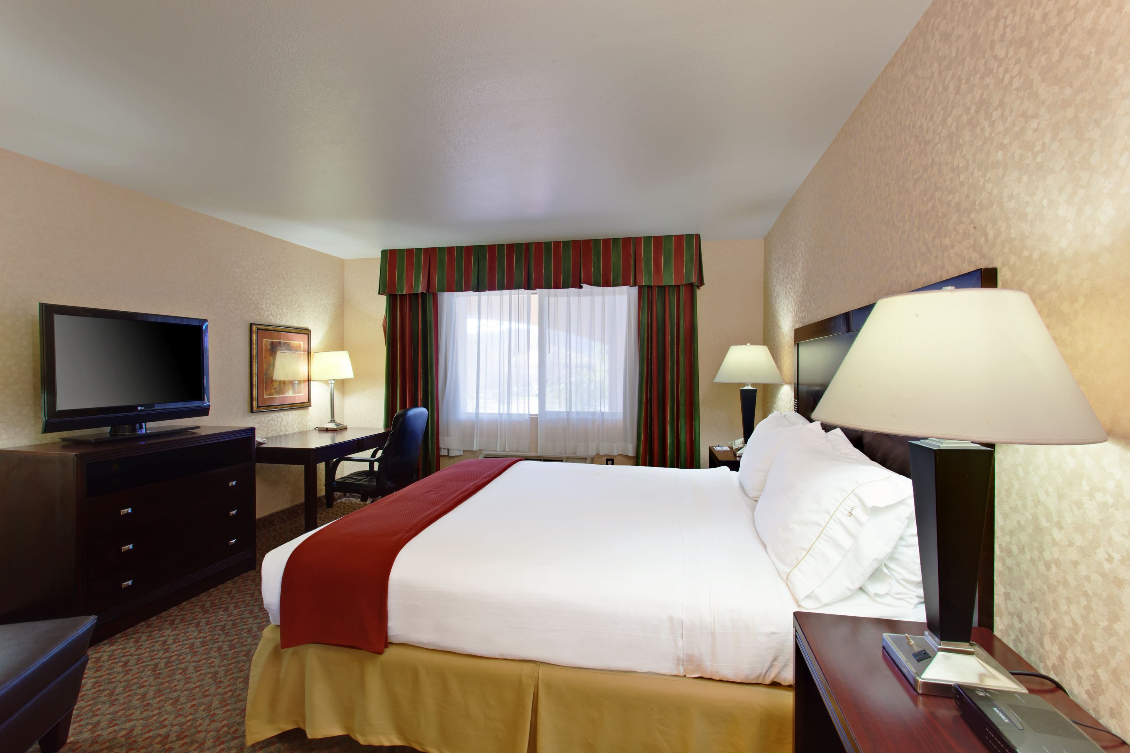Holiday Inn Express Temecula — 10