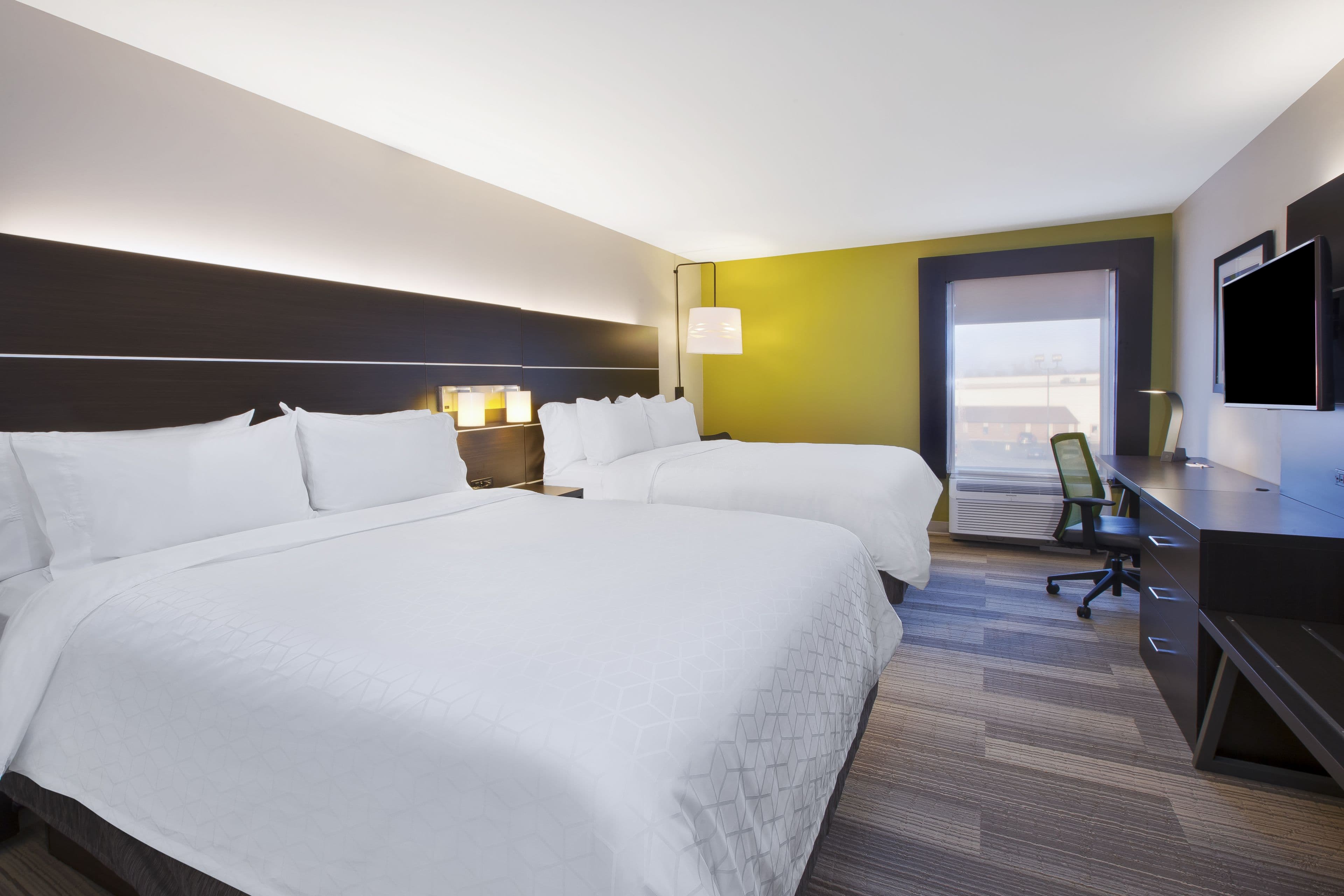 Holiday Inn Express Tiffin — 9