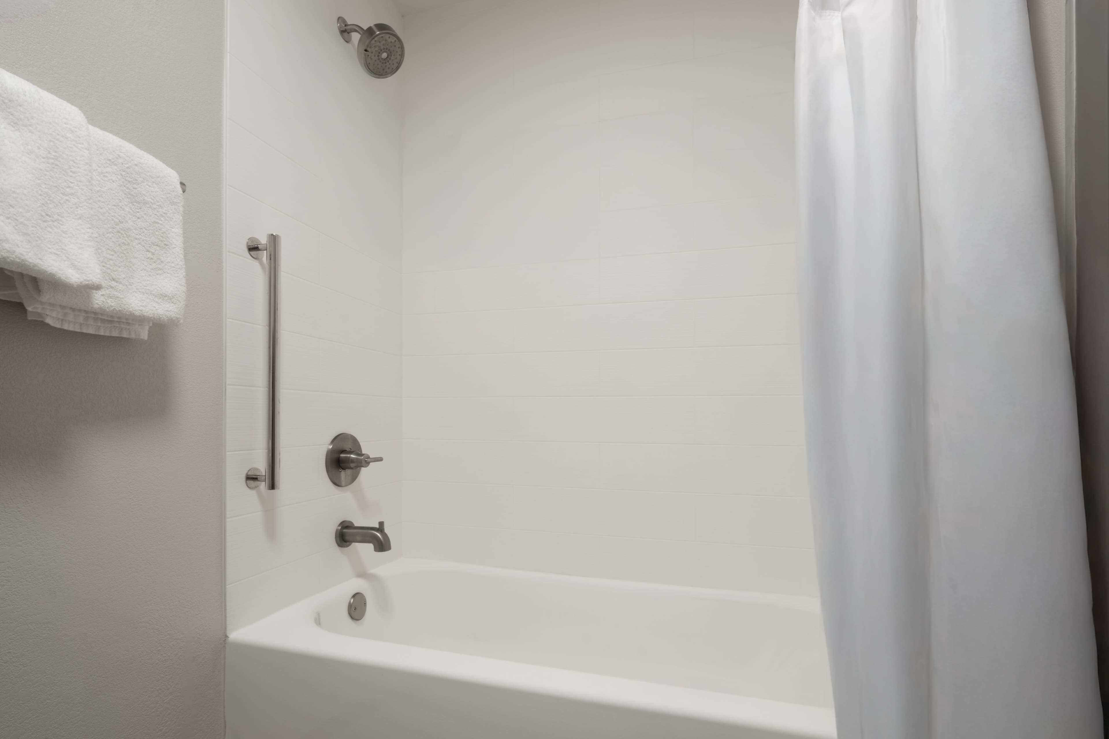 Holiday Inn Express Tifton - Image 3