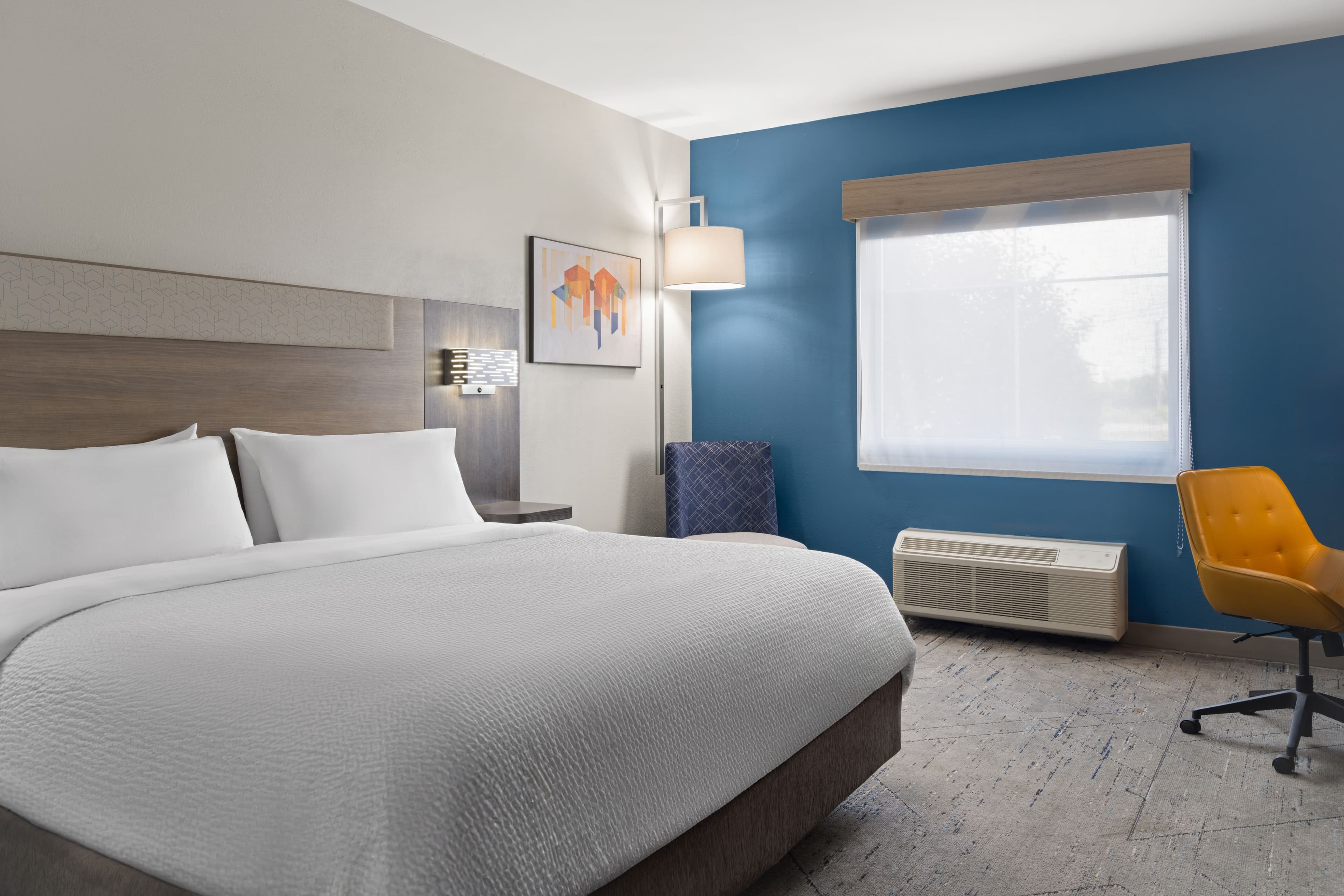 Holiday Inn Express Toledo North — 13
