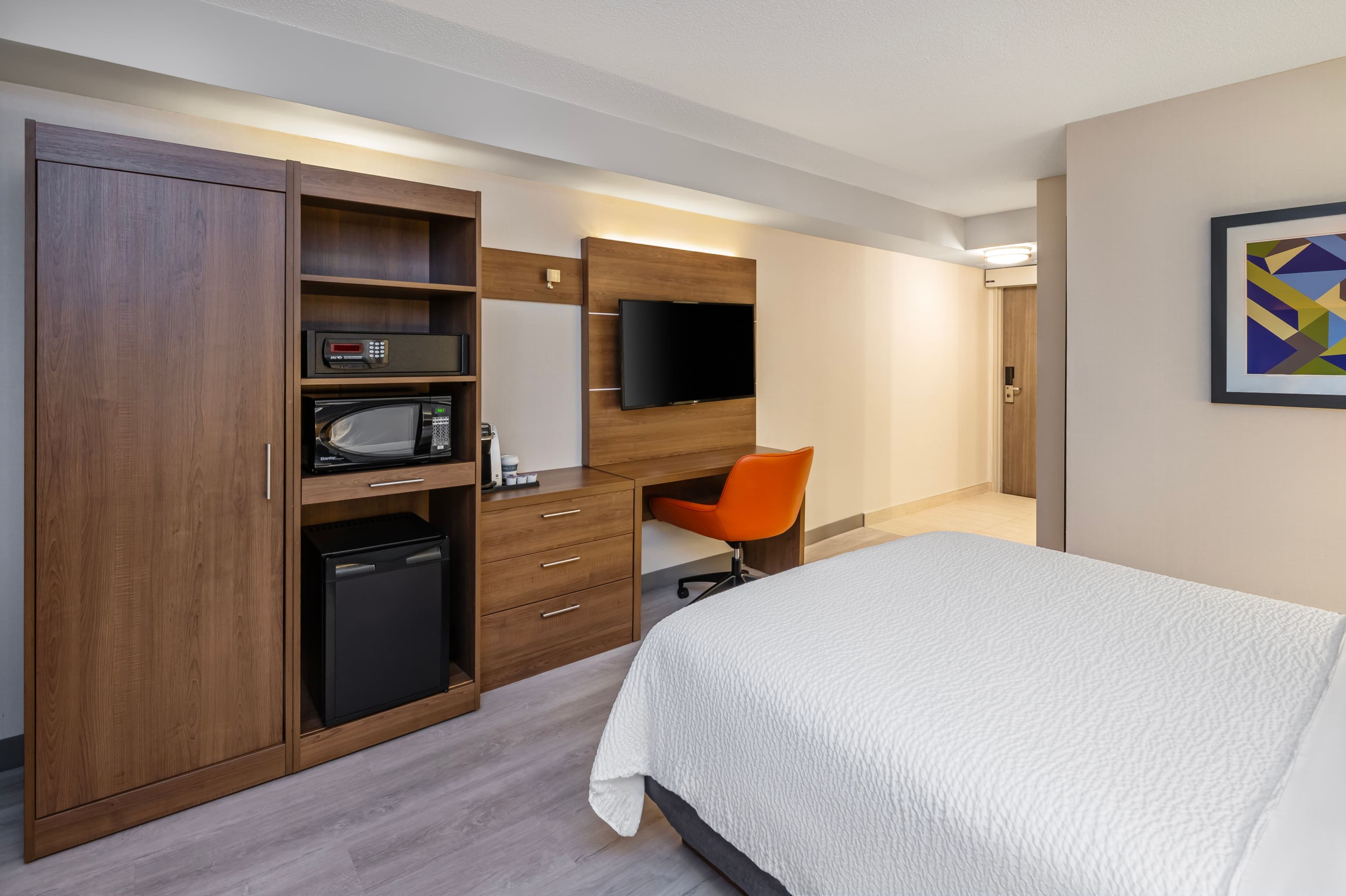 Holiday Inn Express Toronto Downtown — 16