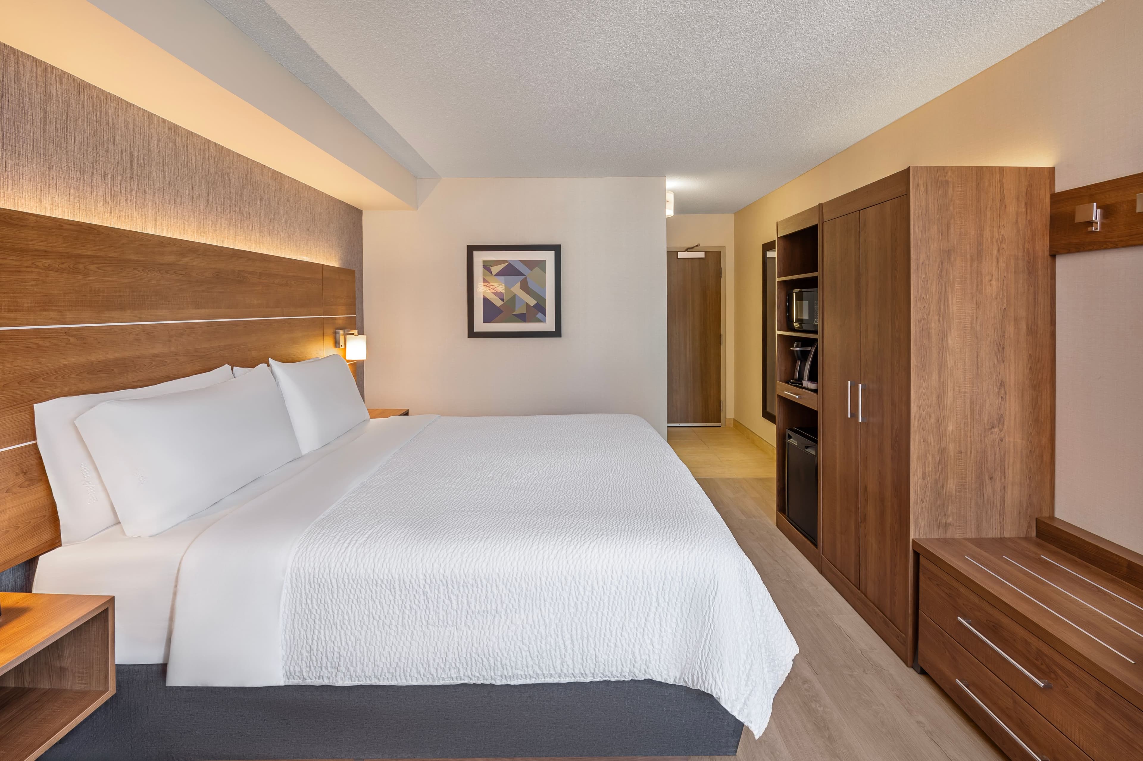 Holiday Inn Express Toronto Downtown — 14