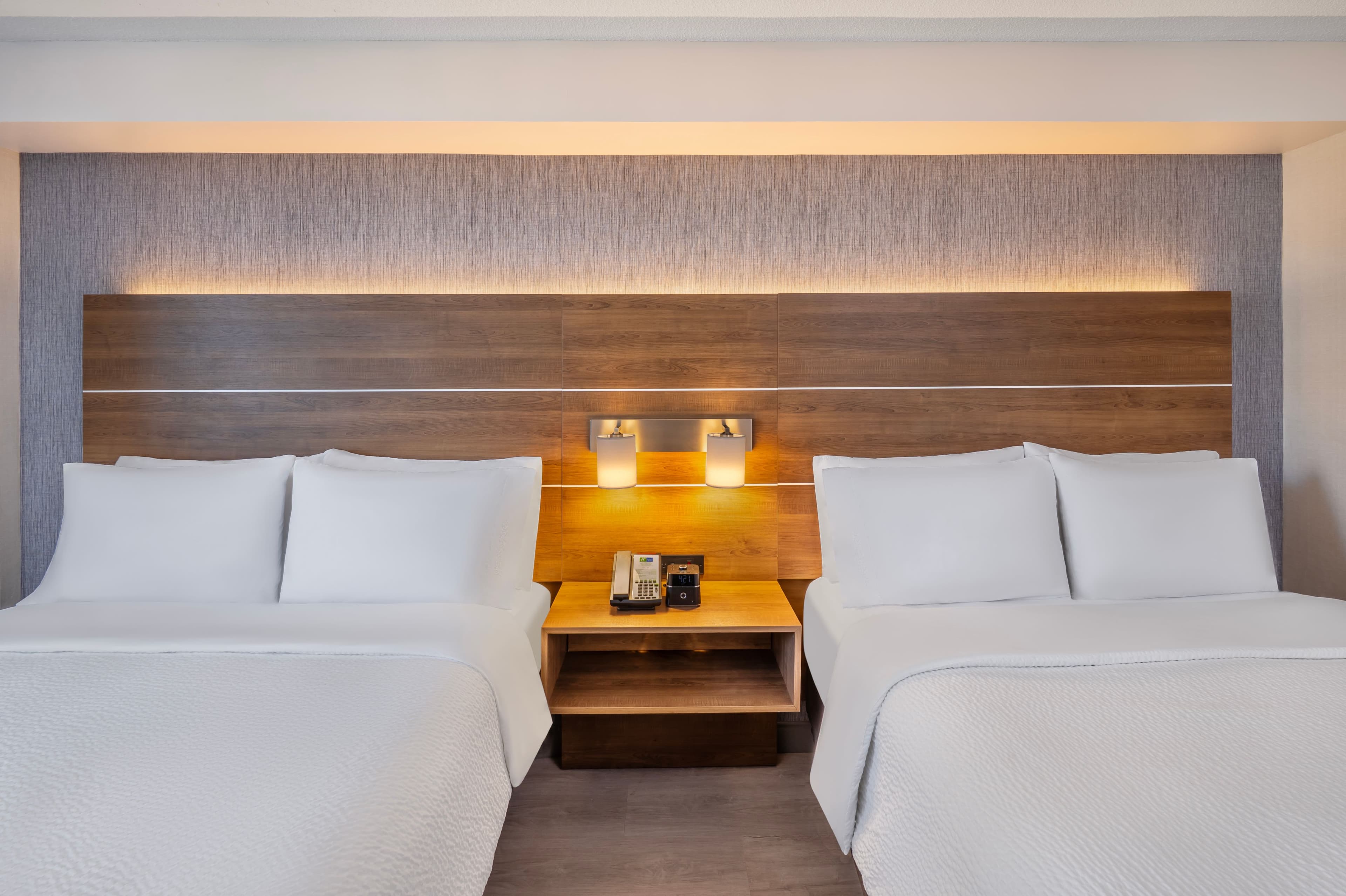 Holiday Inn Express Toronto Downtown — 23