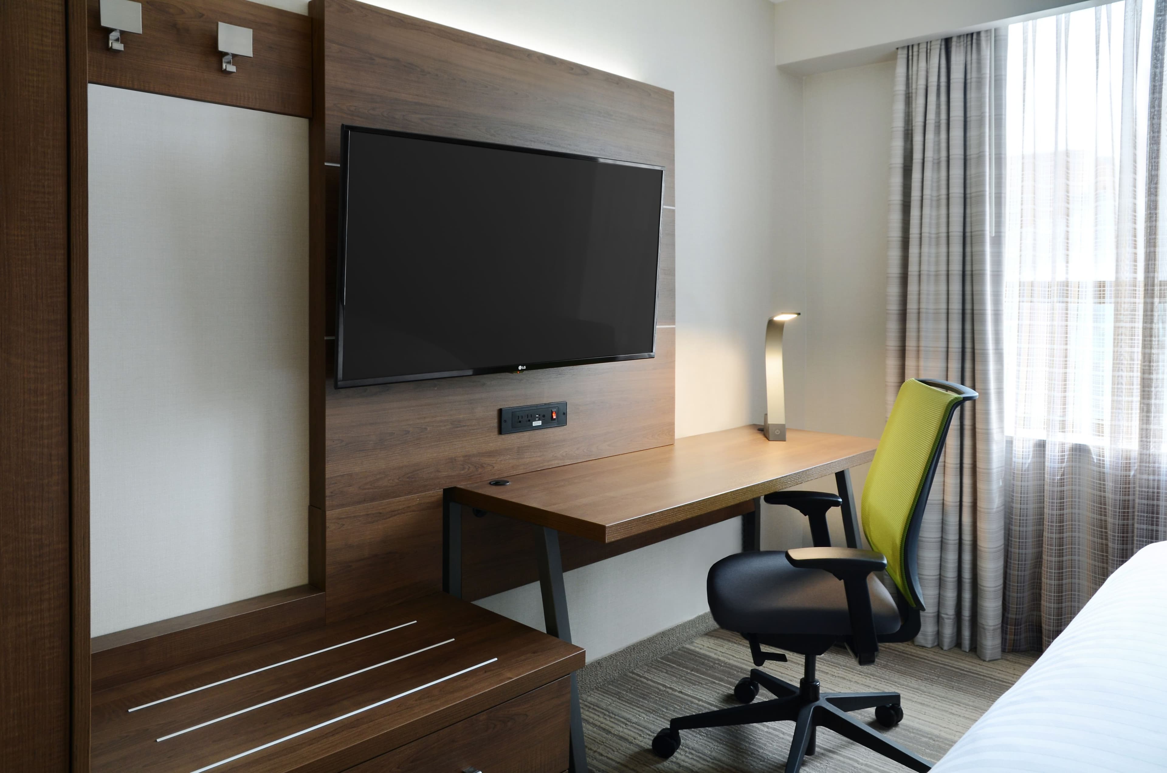 Holiday Inn Express Toronto Downtown — 24