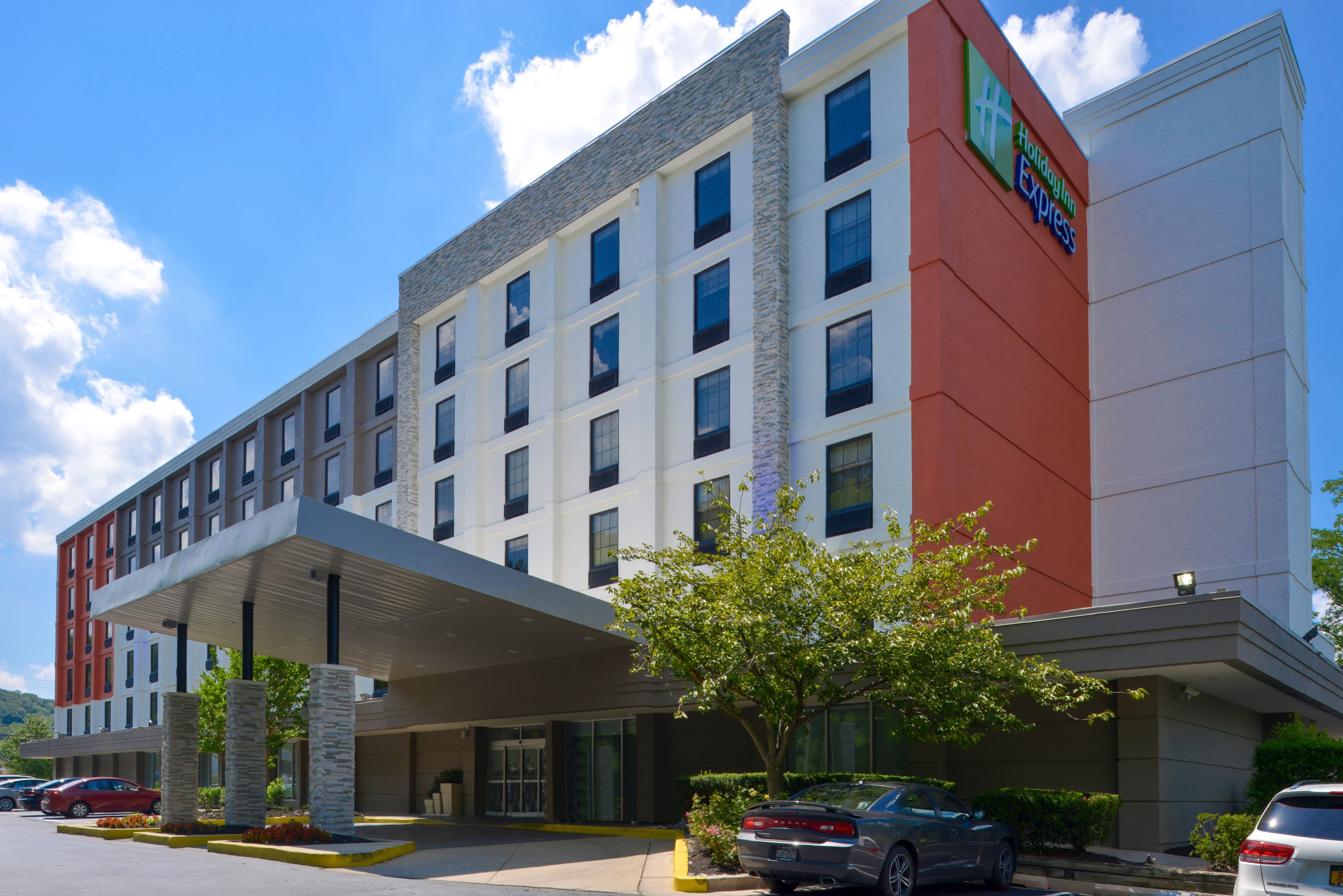 Holiday Inn Express Towson Baltimore N - Image 1