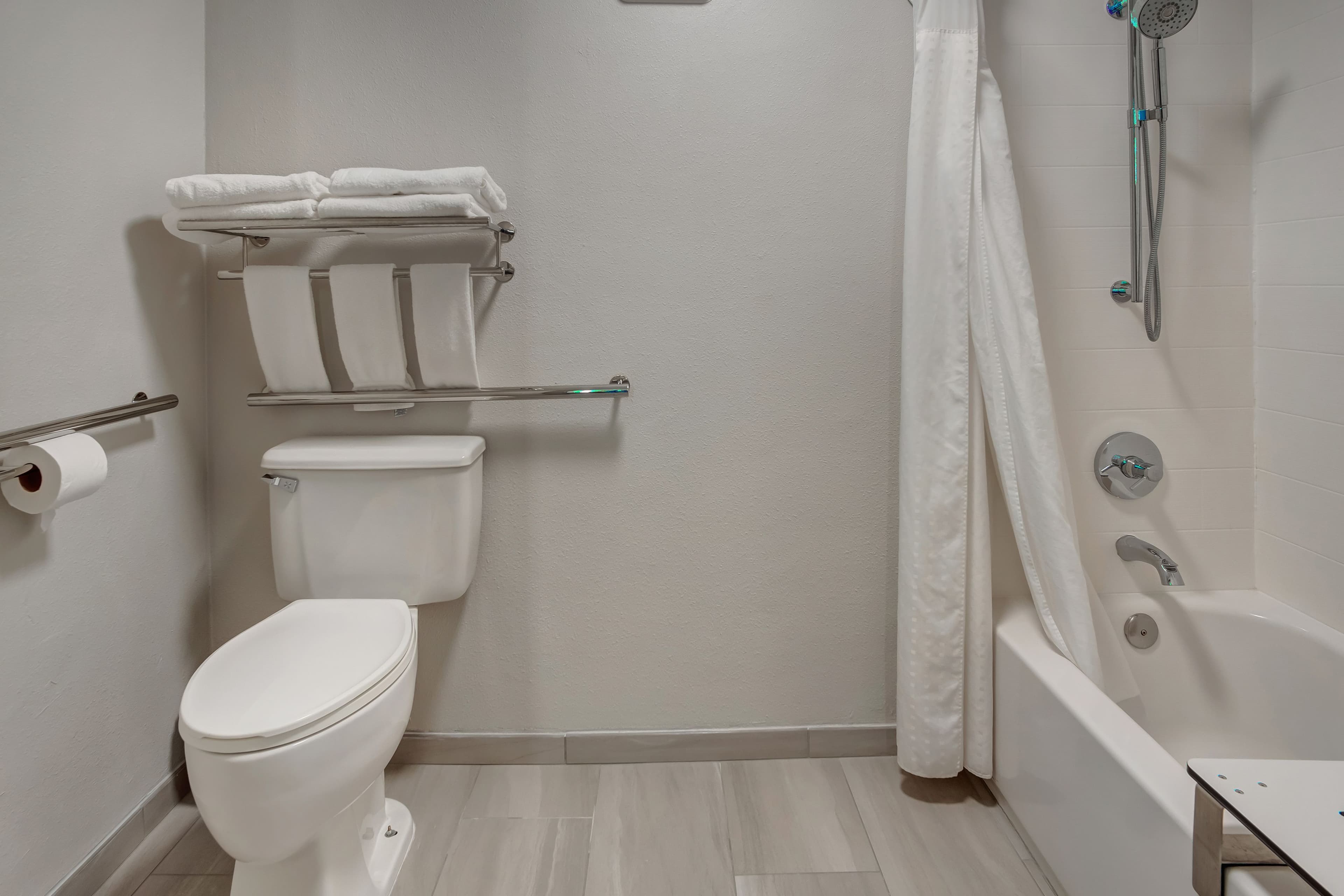 Holiday Inn Express Portland East - Troutdale — 17