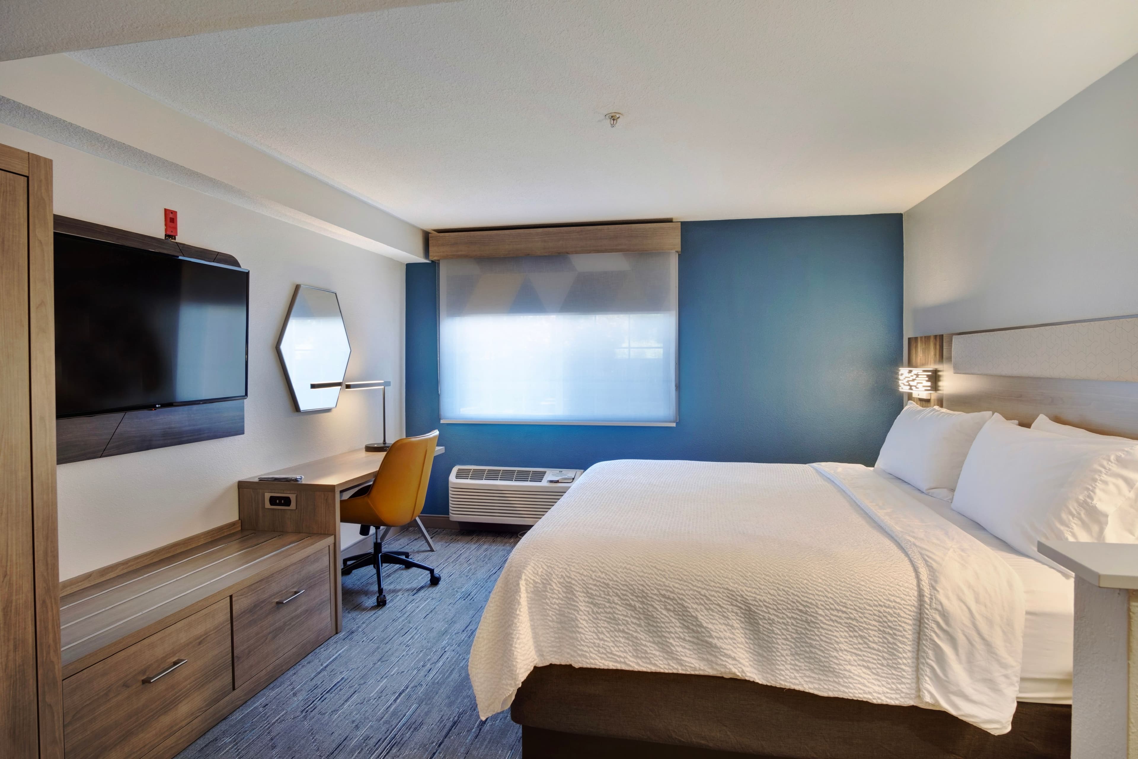 Holiday Inn Express Portland East - Troutdale - Image 3