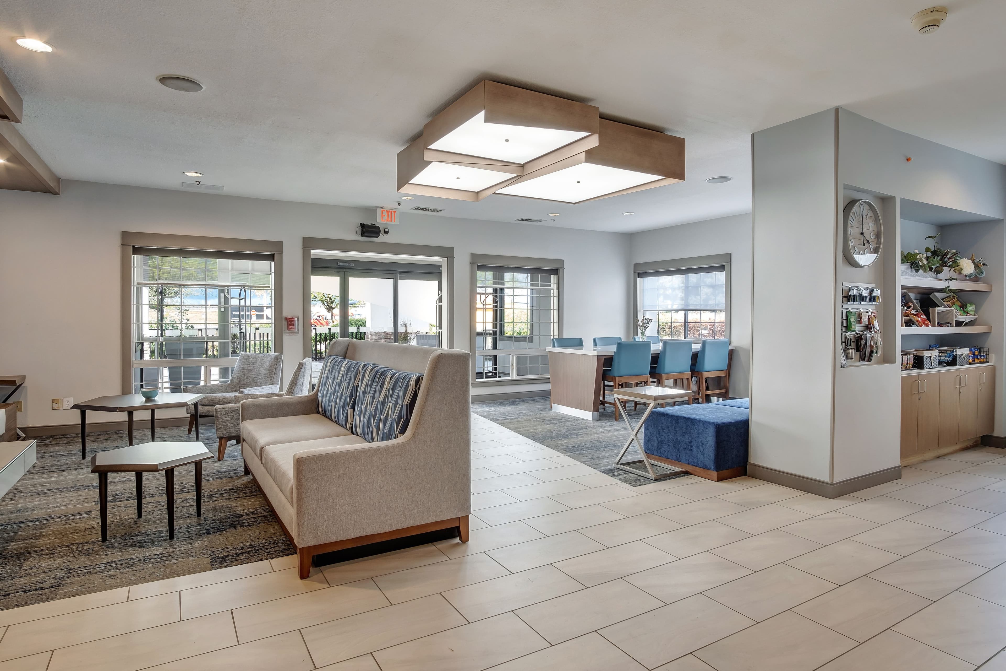 Holiday Inn Express Portland East - Troutdale - Image 1