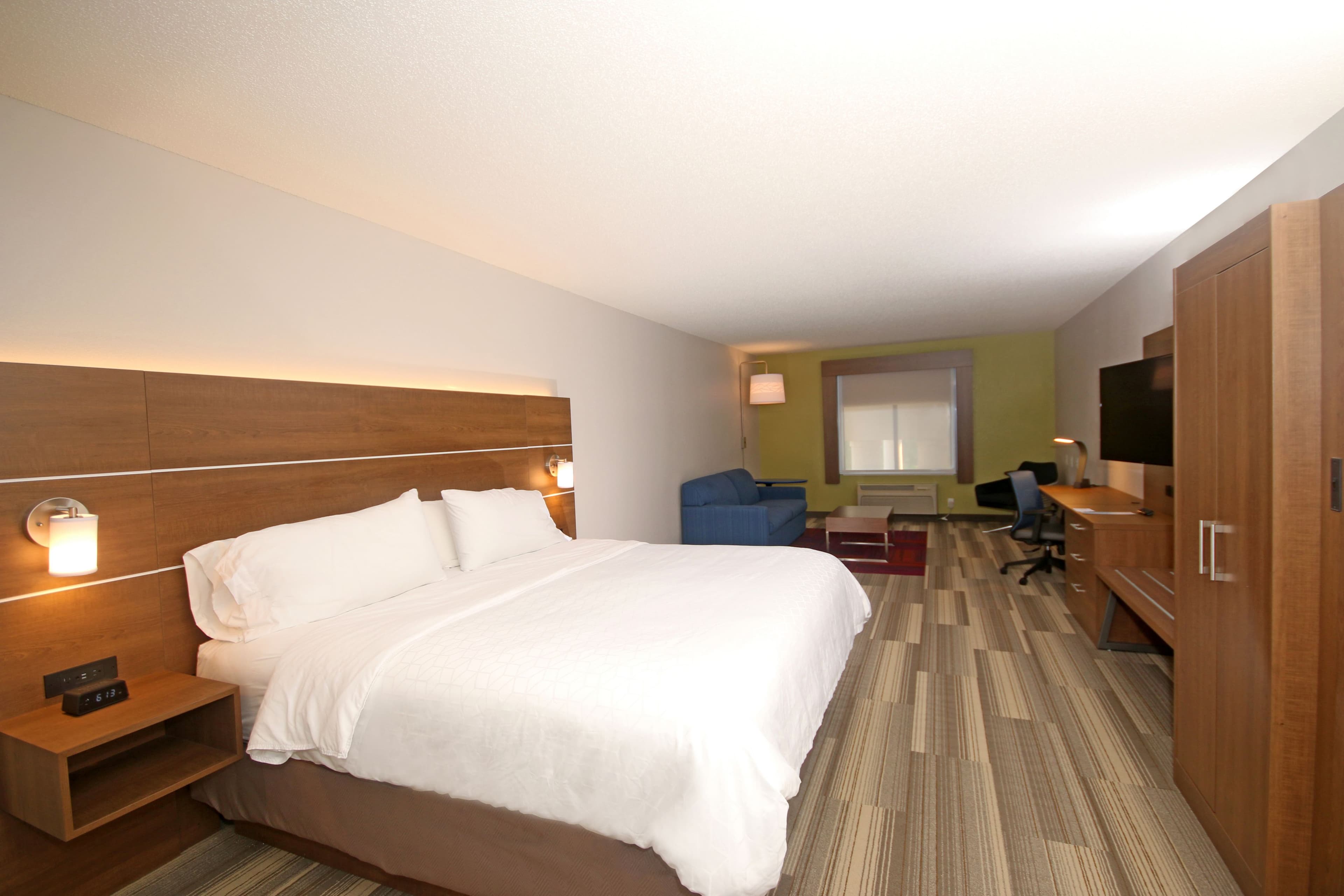 Holiday Inn Express Troutville - Roanoke North - Image 3