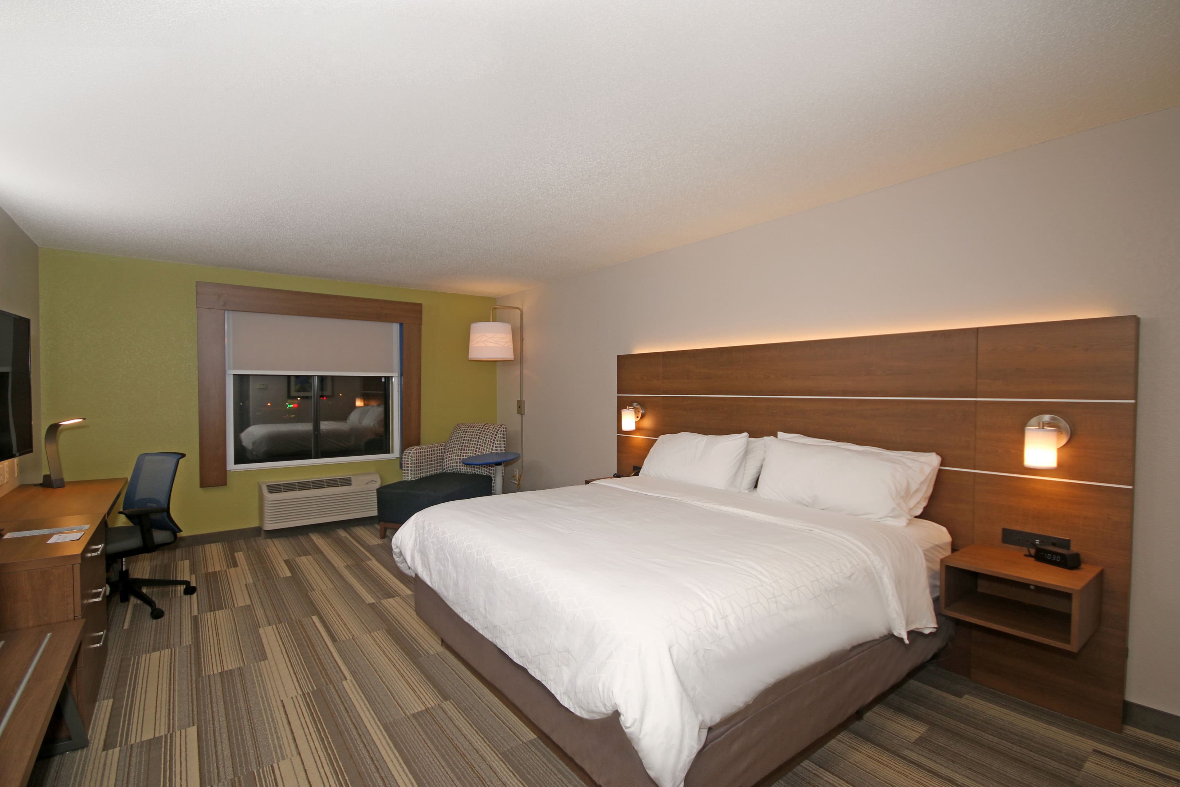 Holiday Inn Express Troutville - Roanoke North - Image 4
