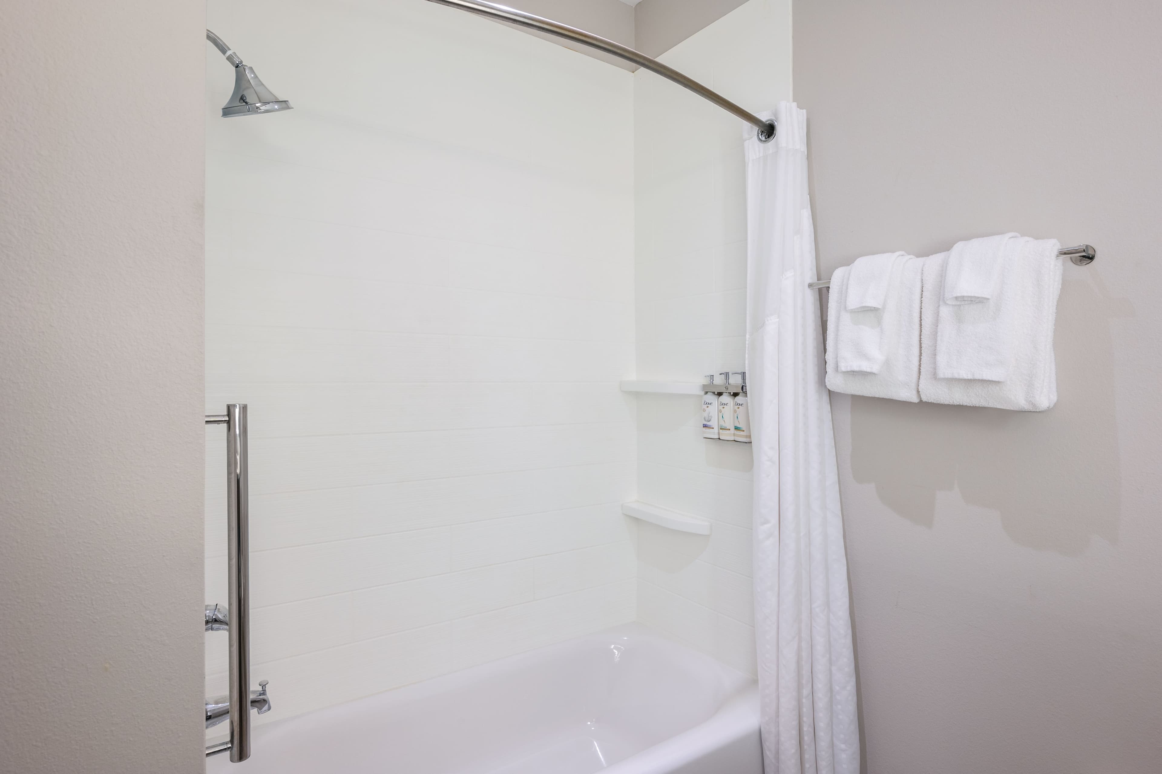 Holiday Inn Express Troy - Image 4