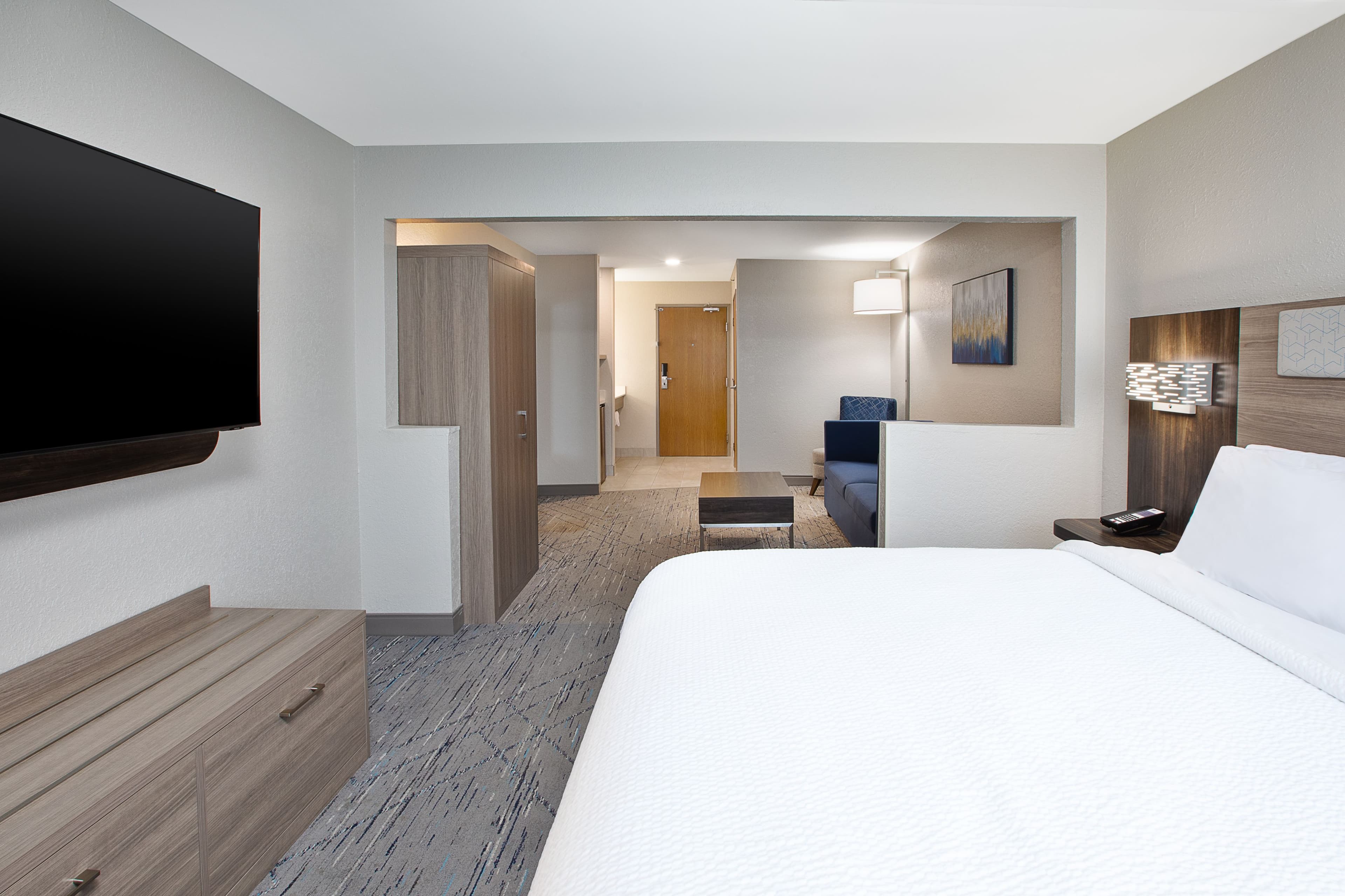 Holiday Inn Express Tuscola - Image 3