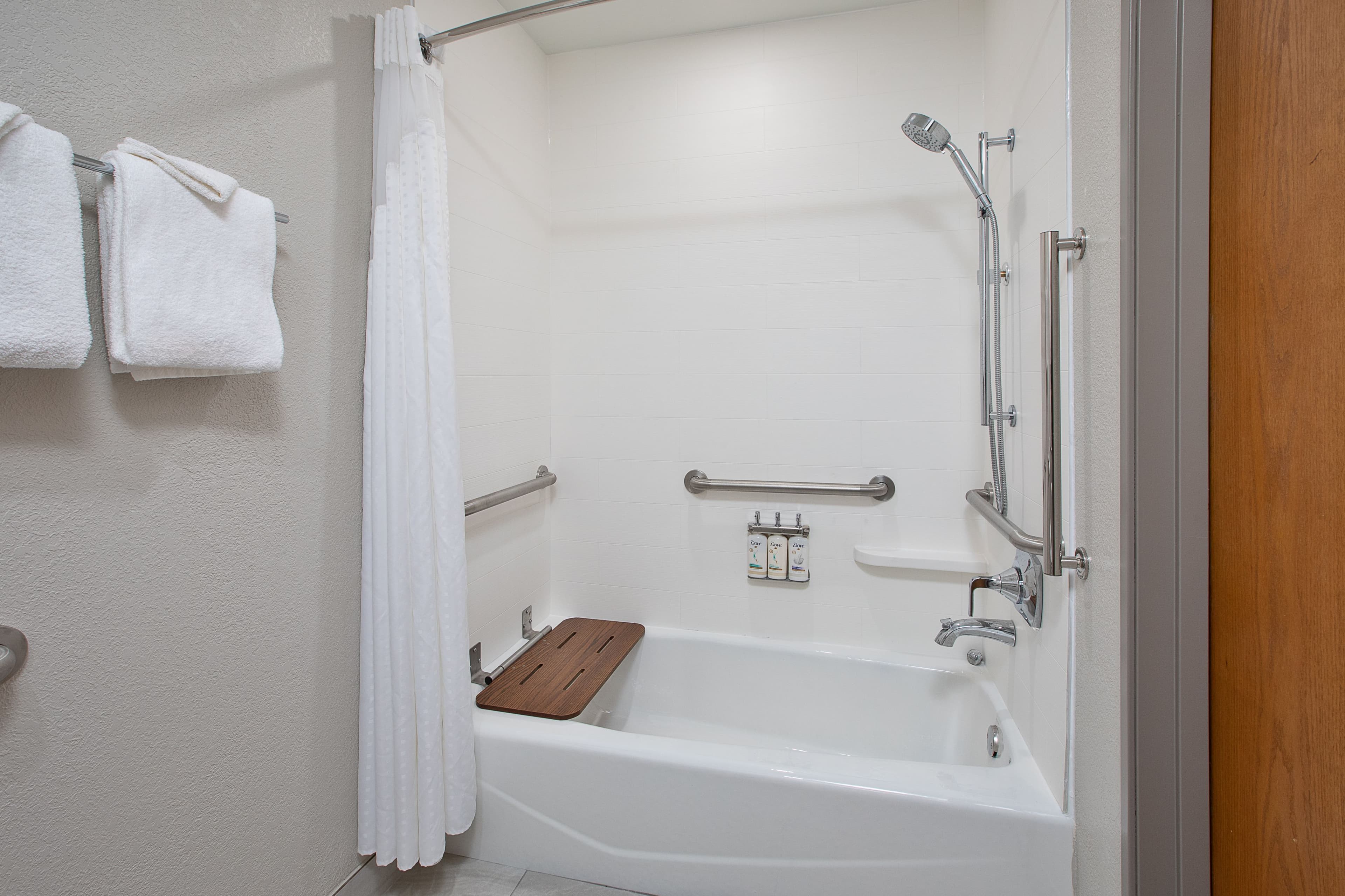 Holiday Inn Express Tuscola — 10