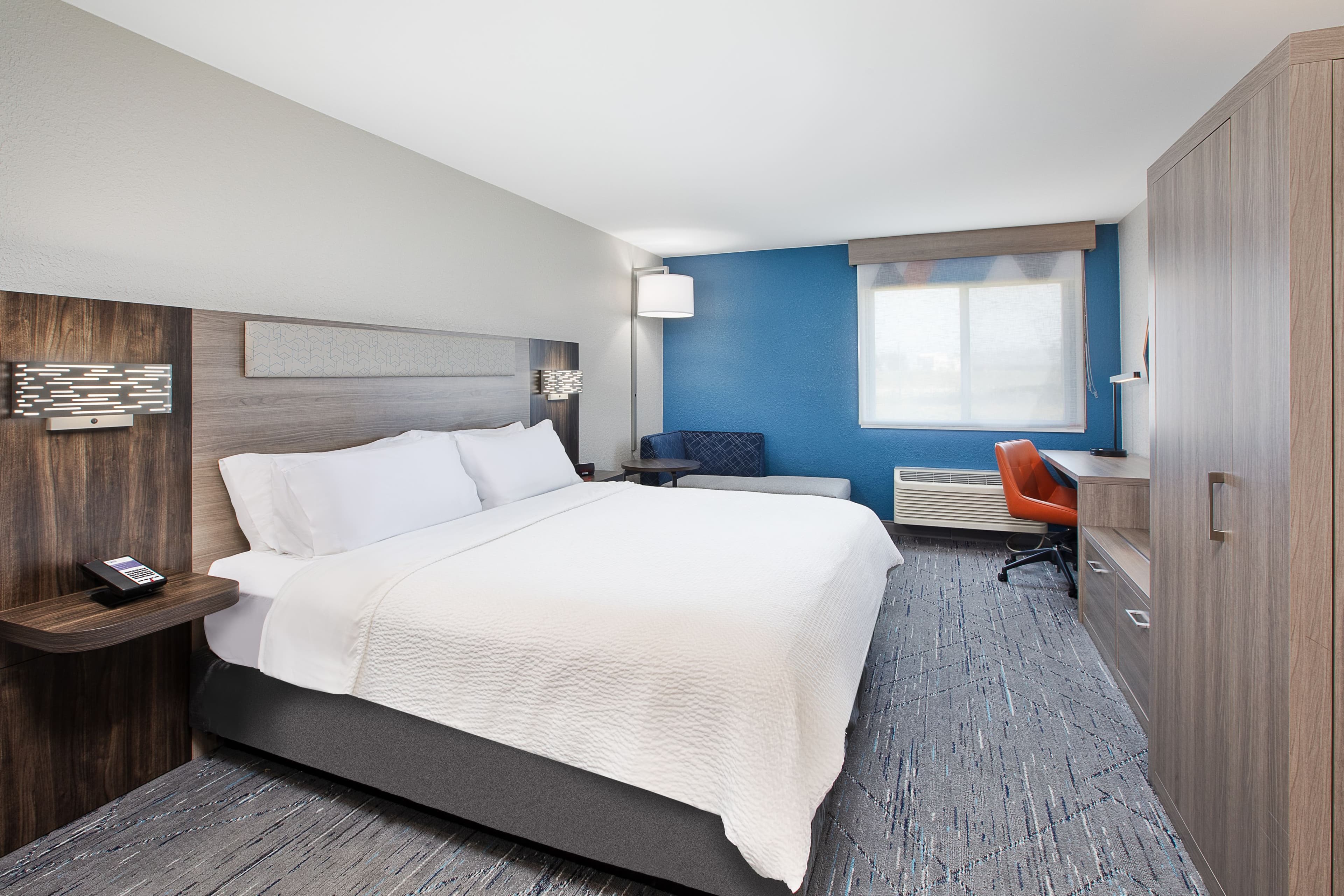 Holiday Inn Express Tuscola — 7
