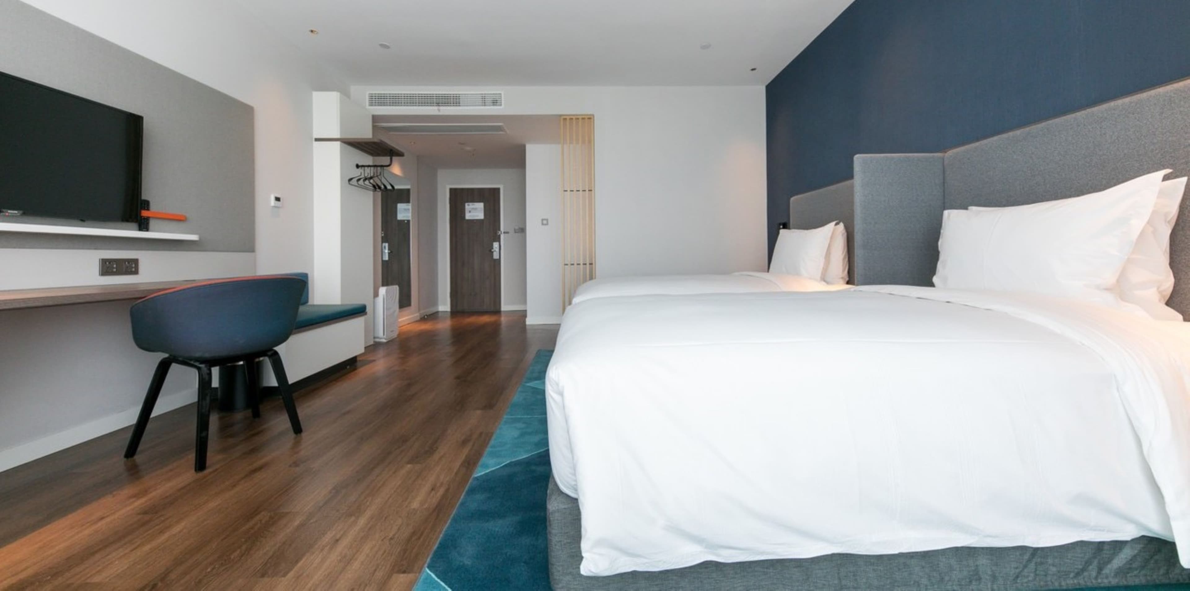 Holiday Inn Express Urumqi Station — 7