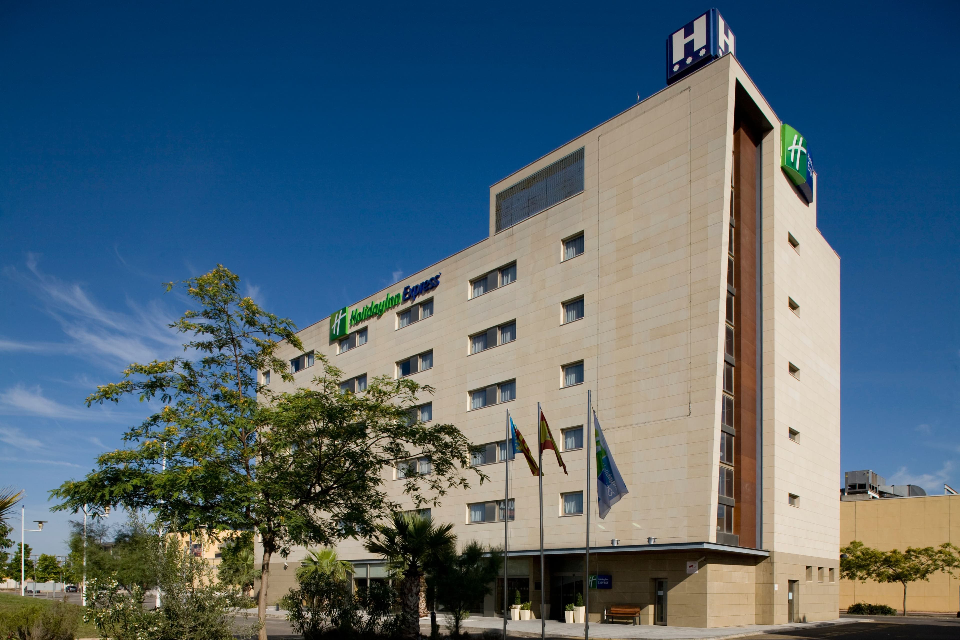 Holiday Inn Express Valencia - Bonaire - Image 1