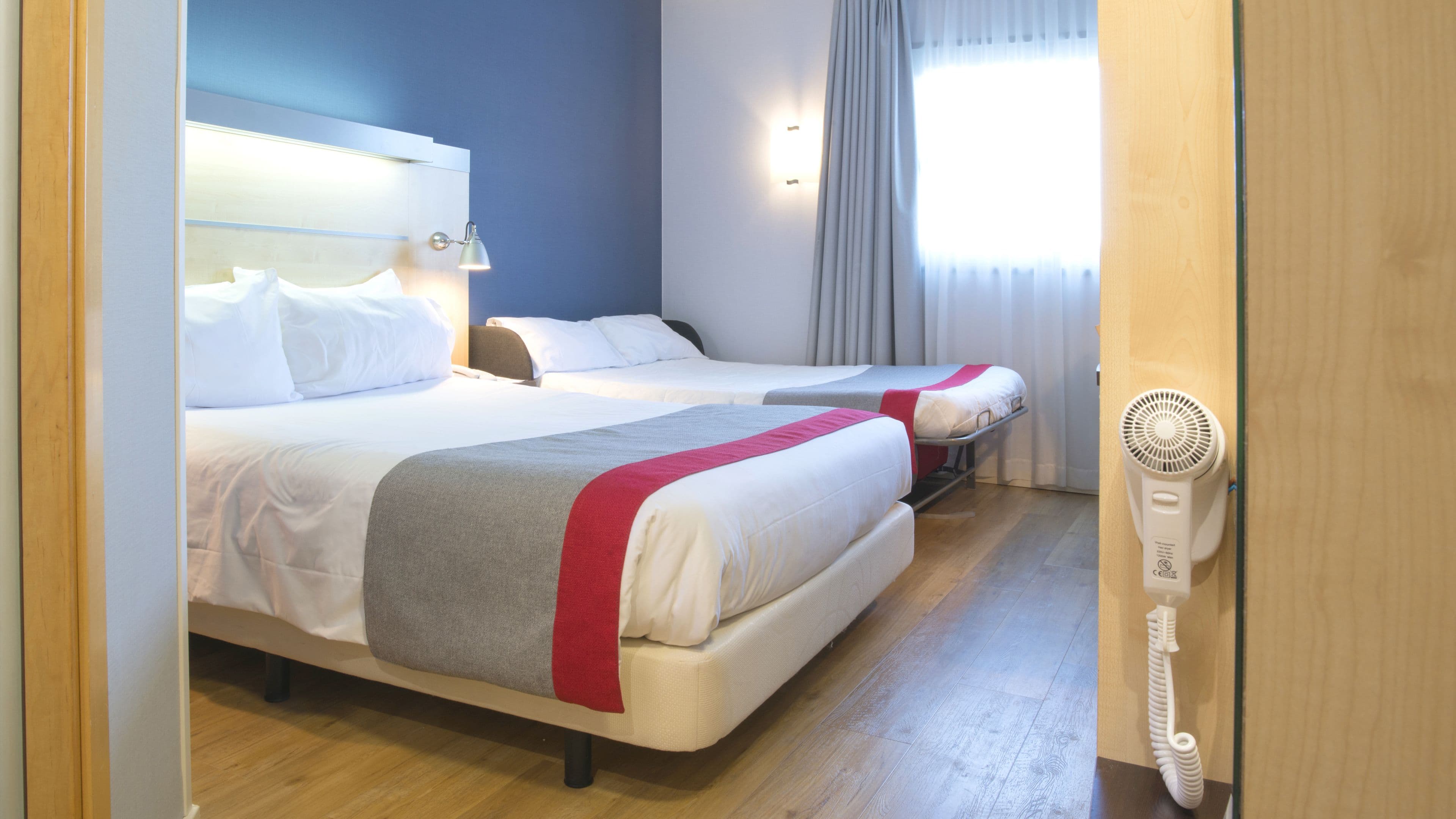 Holiday Inn Express Valencia - Bonaire — 14