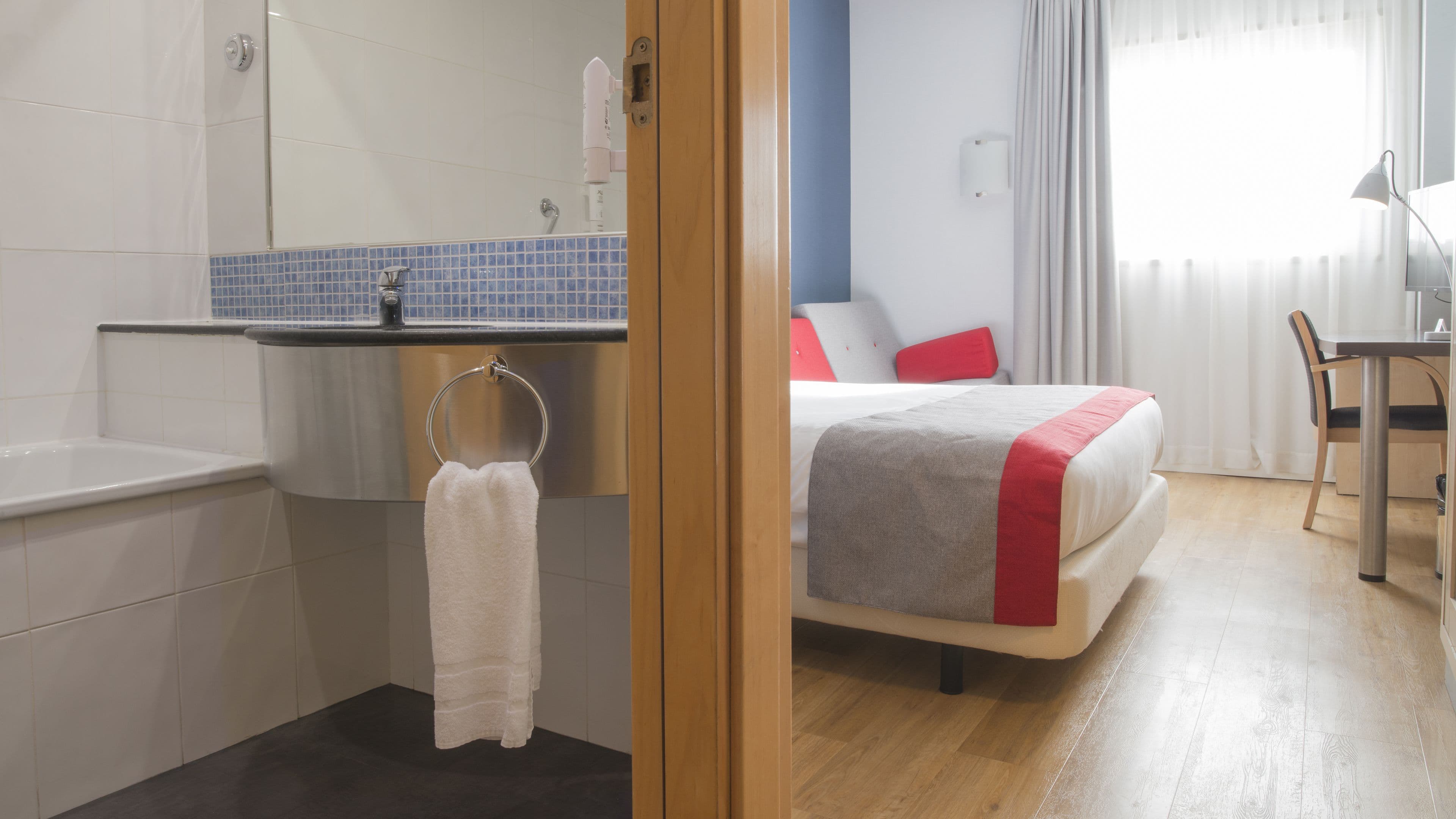 Holiday Inn Express Valencia - Bonaire — 6