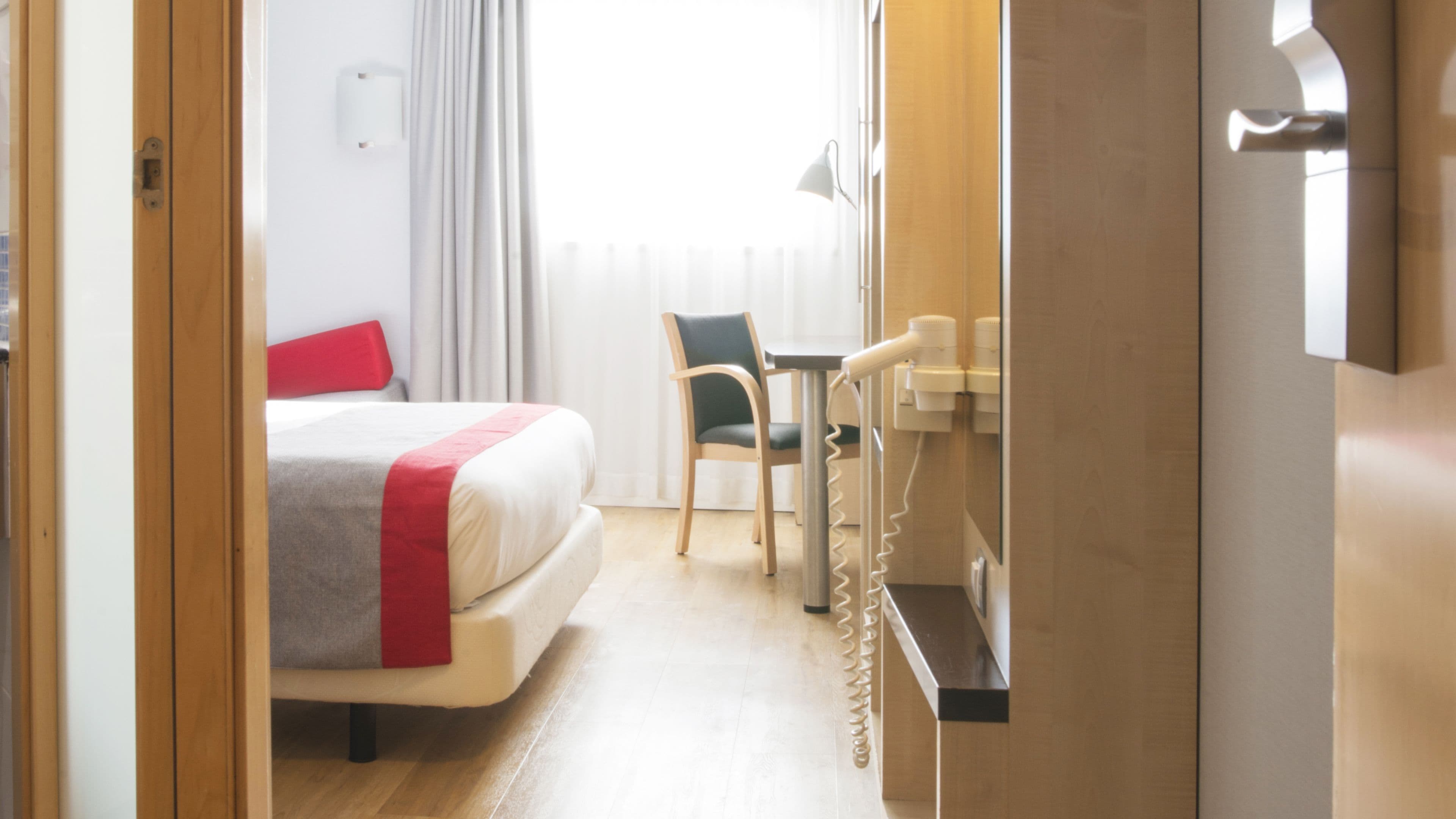 Holiday Inn Express Valencia - Bonaire — 7