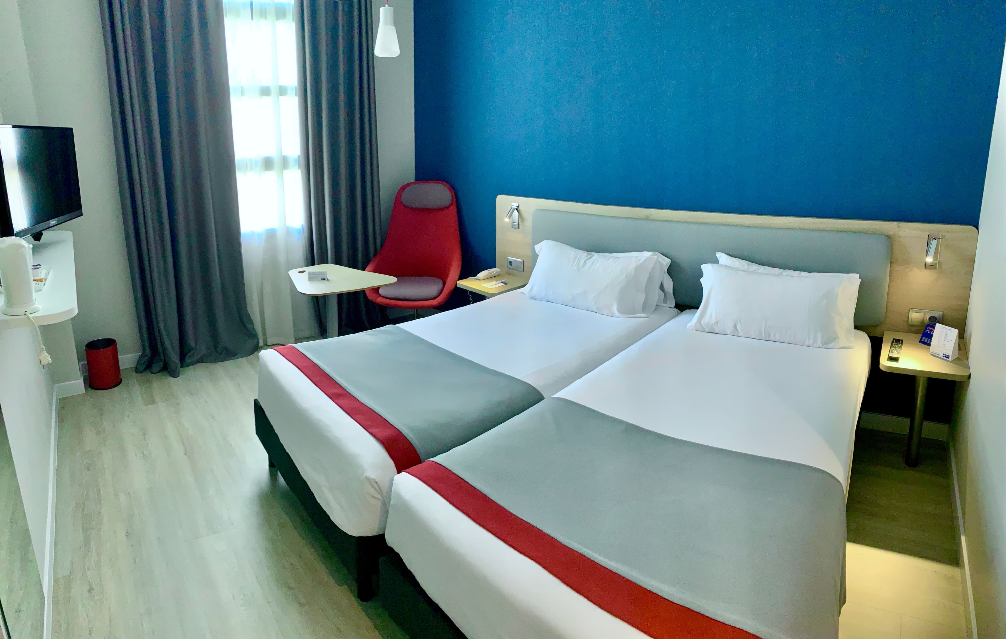 Holiday Inn Express Valencia-Ciudad las Ciencias - Image 2