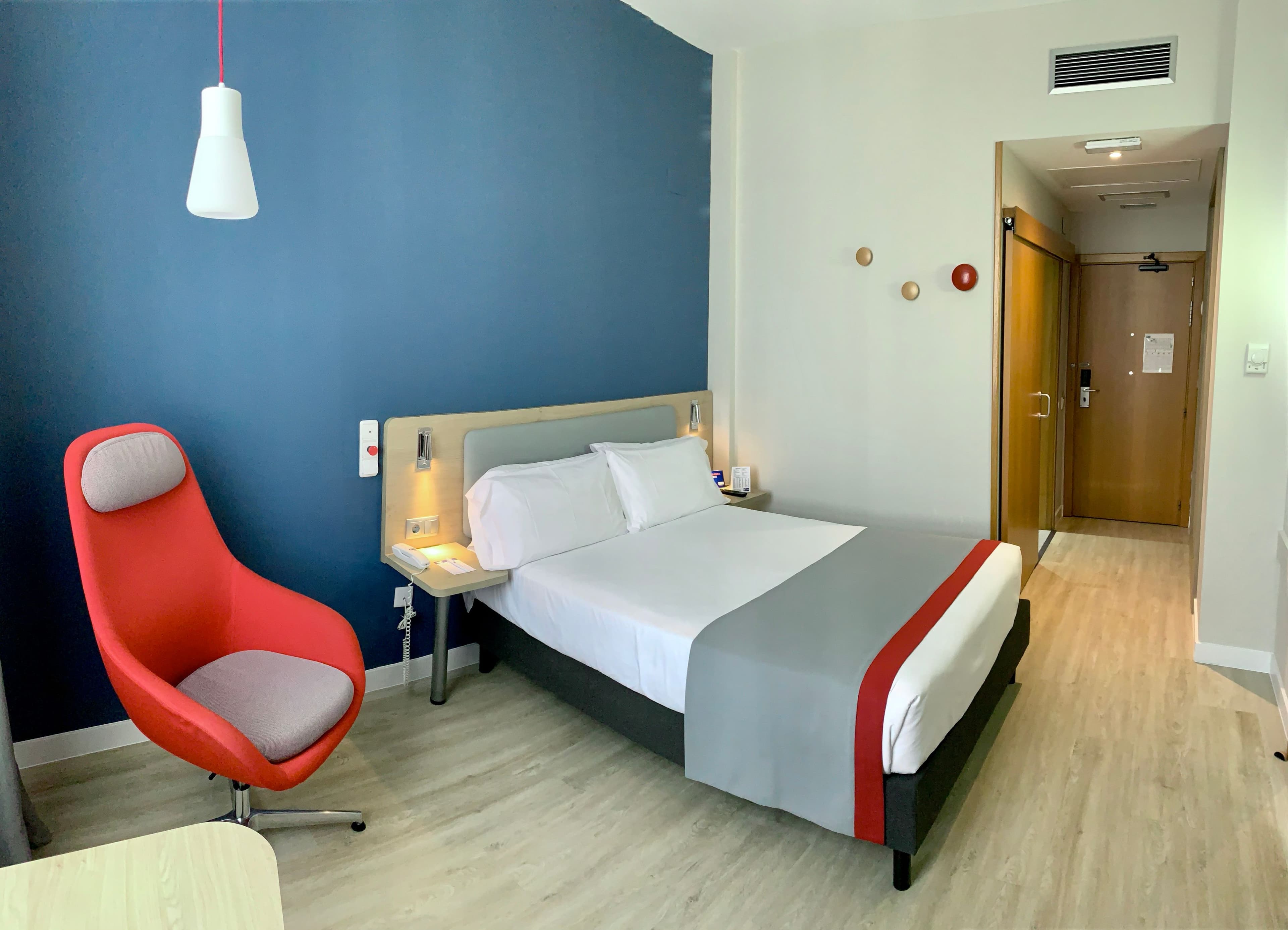 Holiday Inn Express Valencia-Ciudad las Ciencias — 7