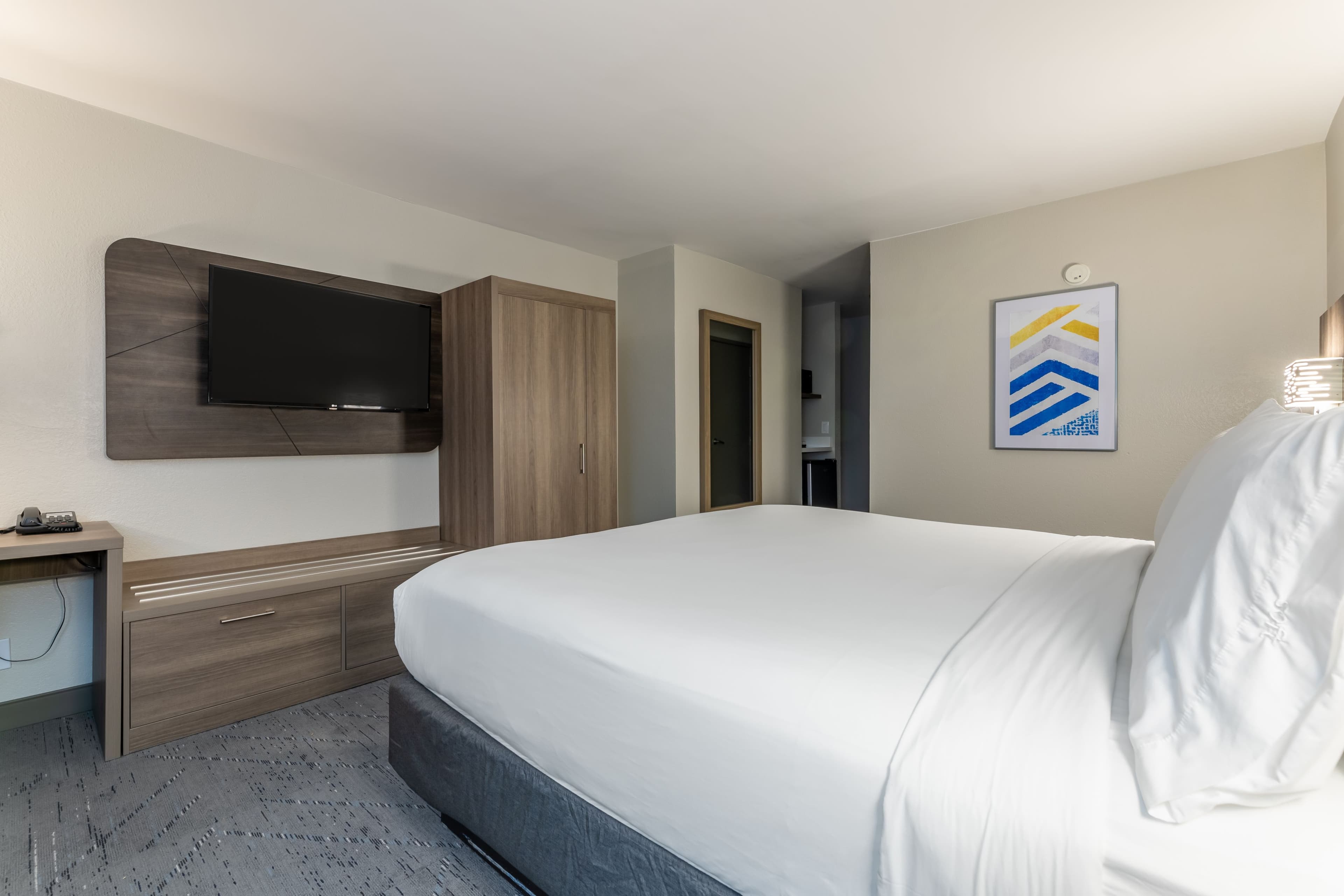Holiday Inn Express Van Nuys — 7