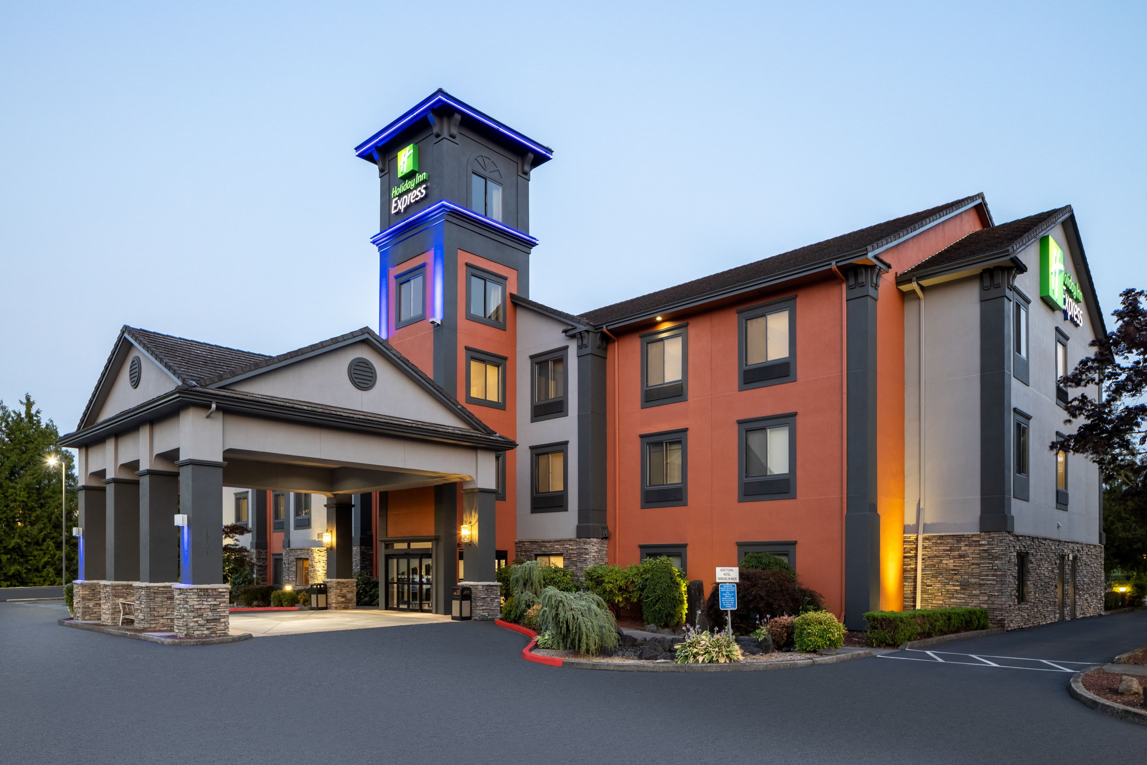 Holiday Inn Express Vancouver North - Salmon Creek - Image 1