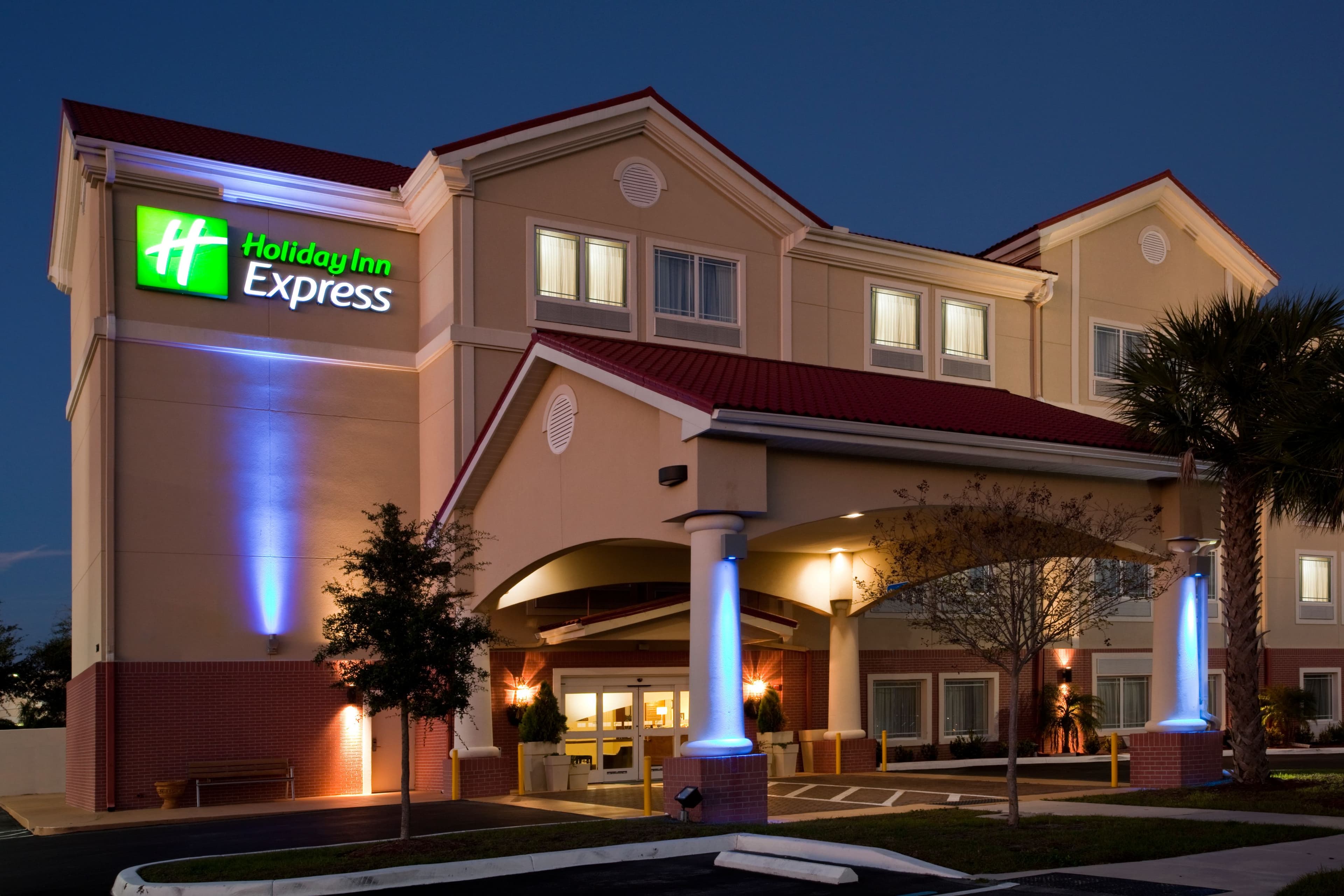 Holiday Inn Express Venice - Image 1