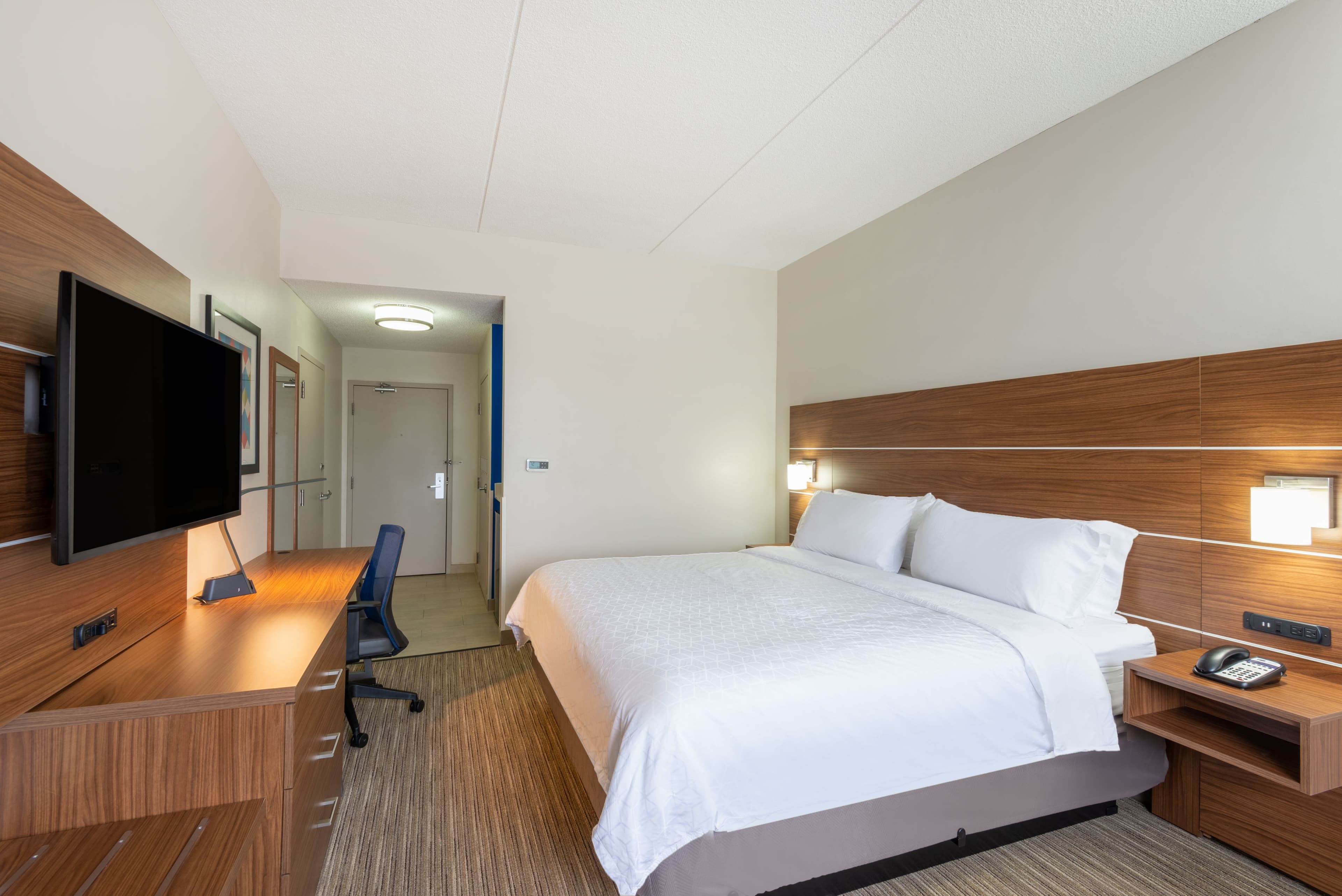 Holiday Inn Express Vermilion — 9