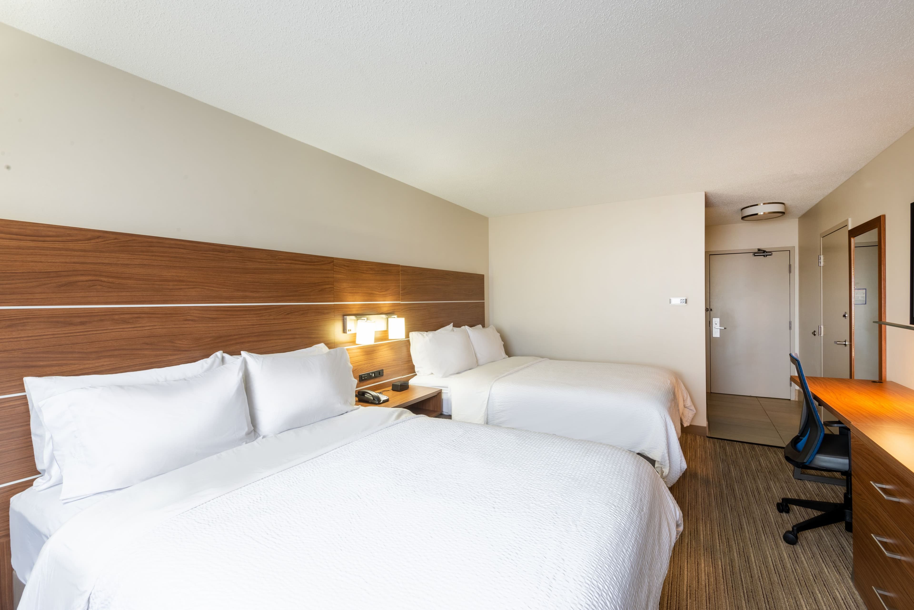 Holiday Inn Express Vermilion — 14