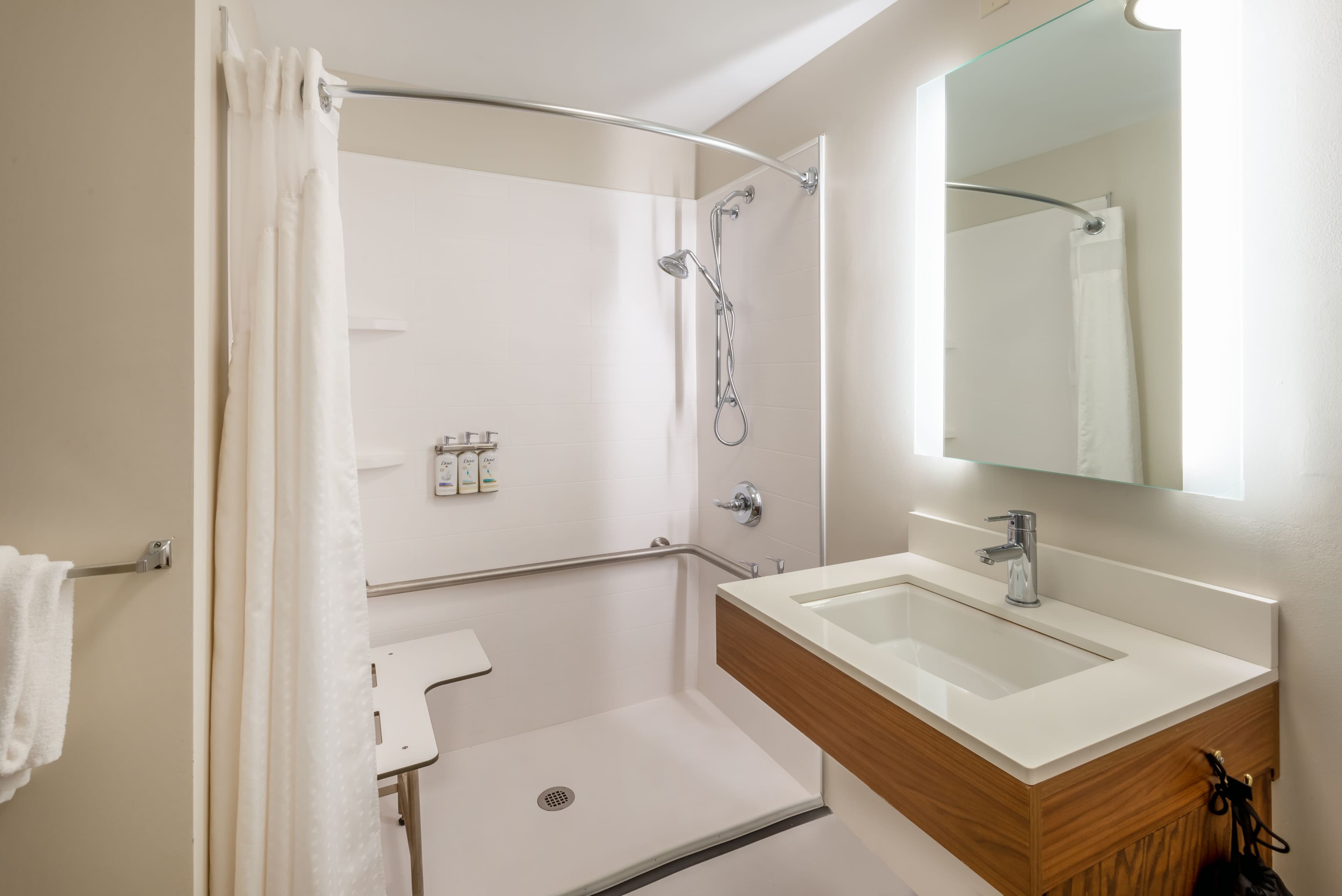 Holiday Inn Express Vermilion — 12