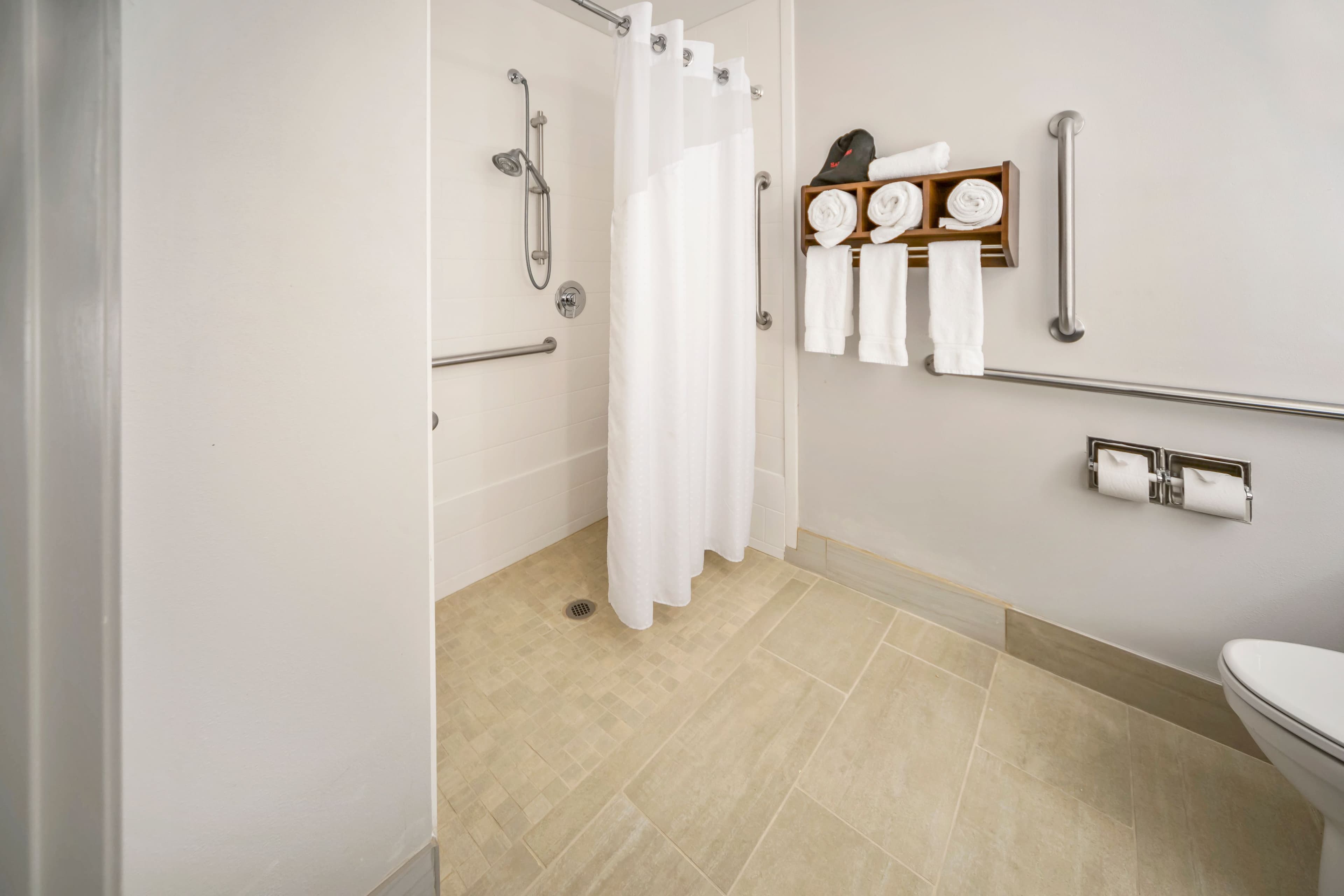 Holiday Inn Express Chicago NW-Vernon Hills — 18