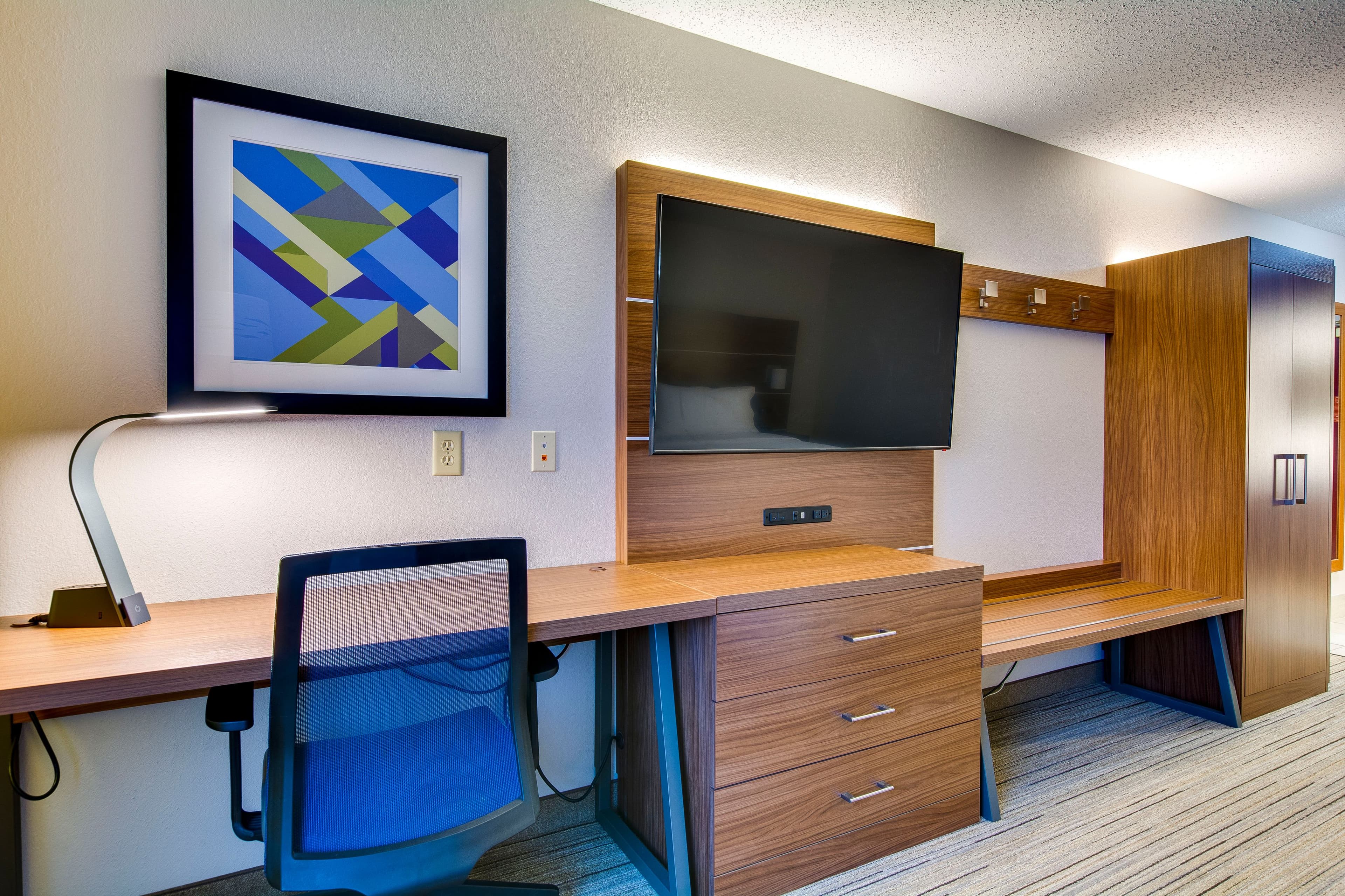 Holiday Inn Express Vincennes - Image 5