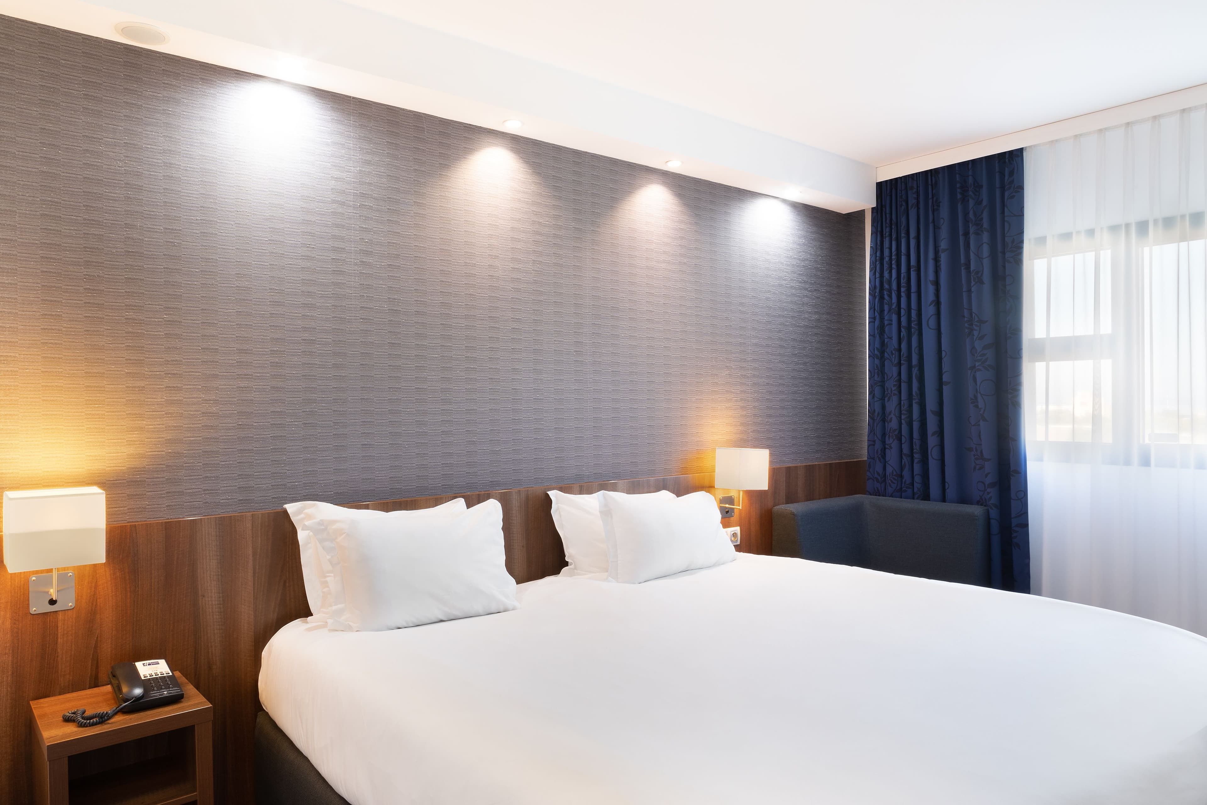 Holiday Inn Express Marseille Airport - Image 5