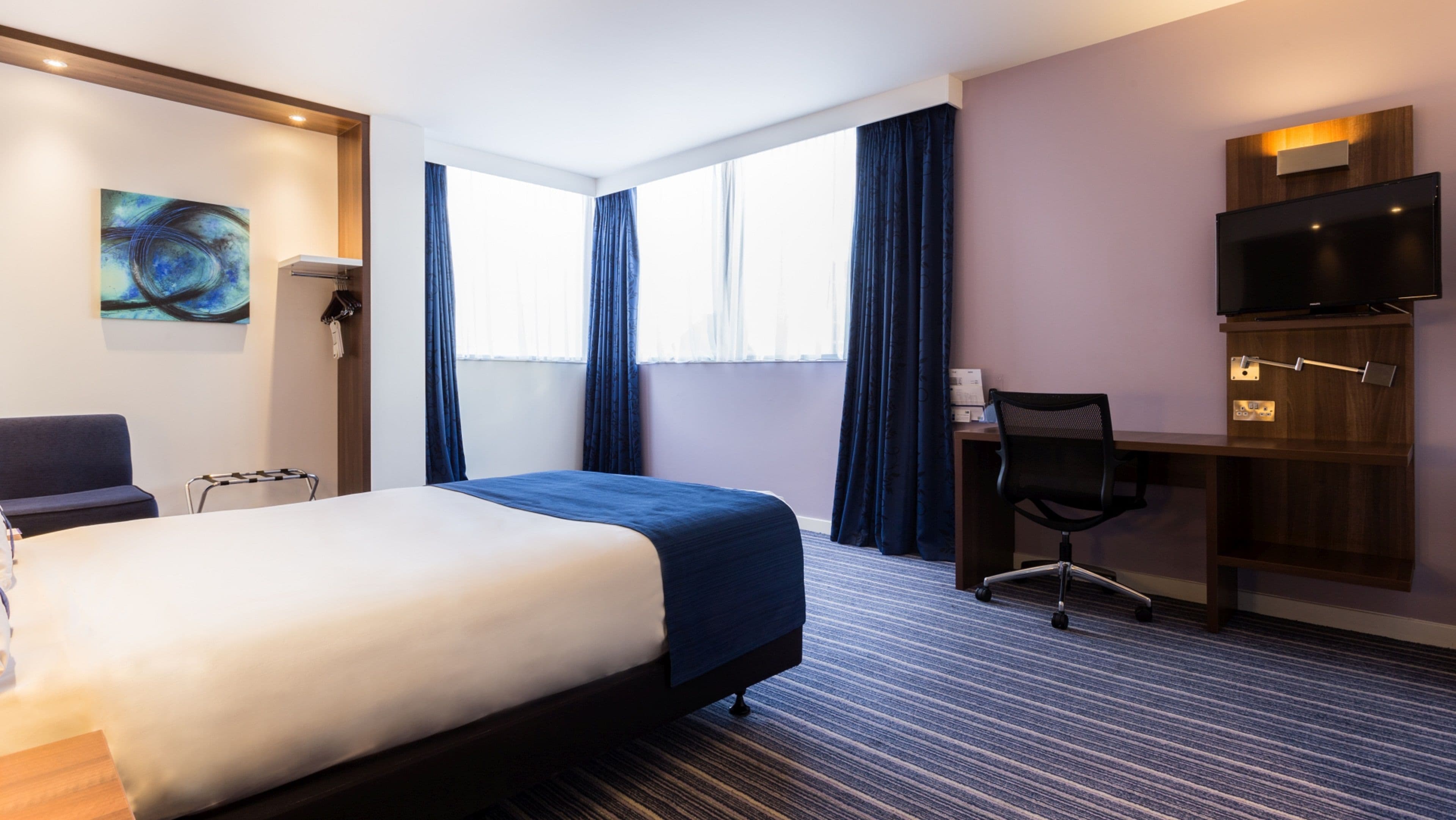 Holiday Inn Express Wakefield — 18