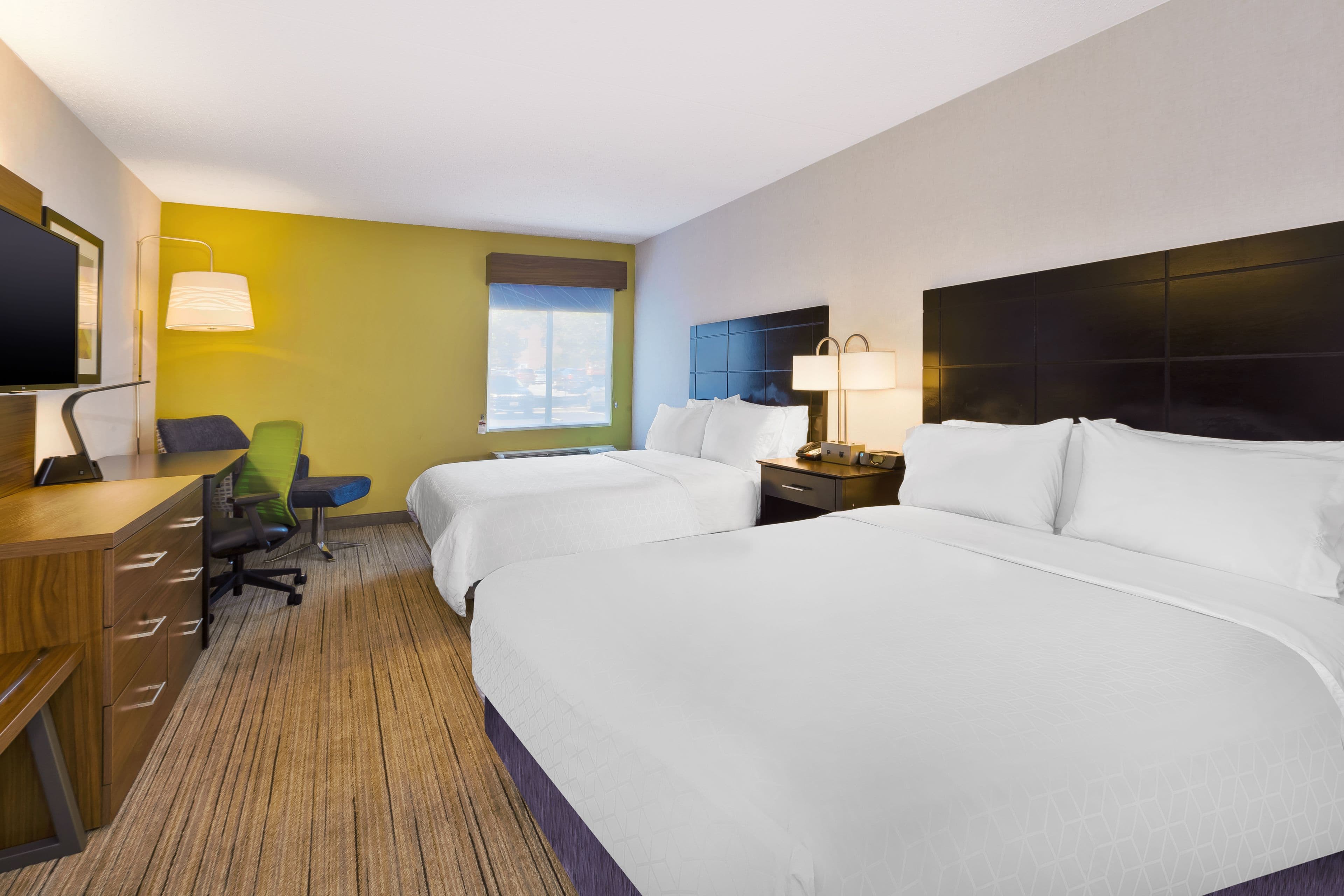 Holiday Inn Express Waldorf — 13