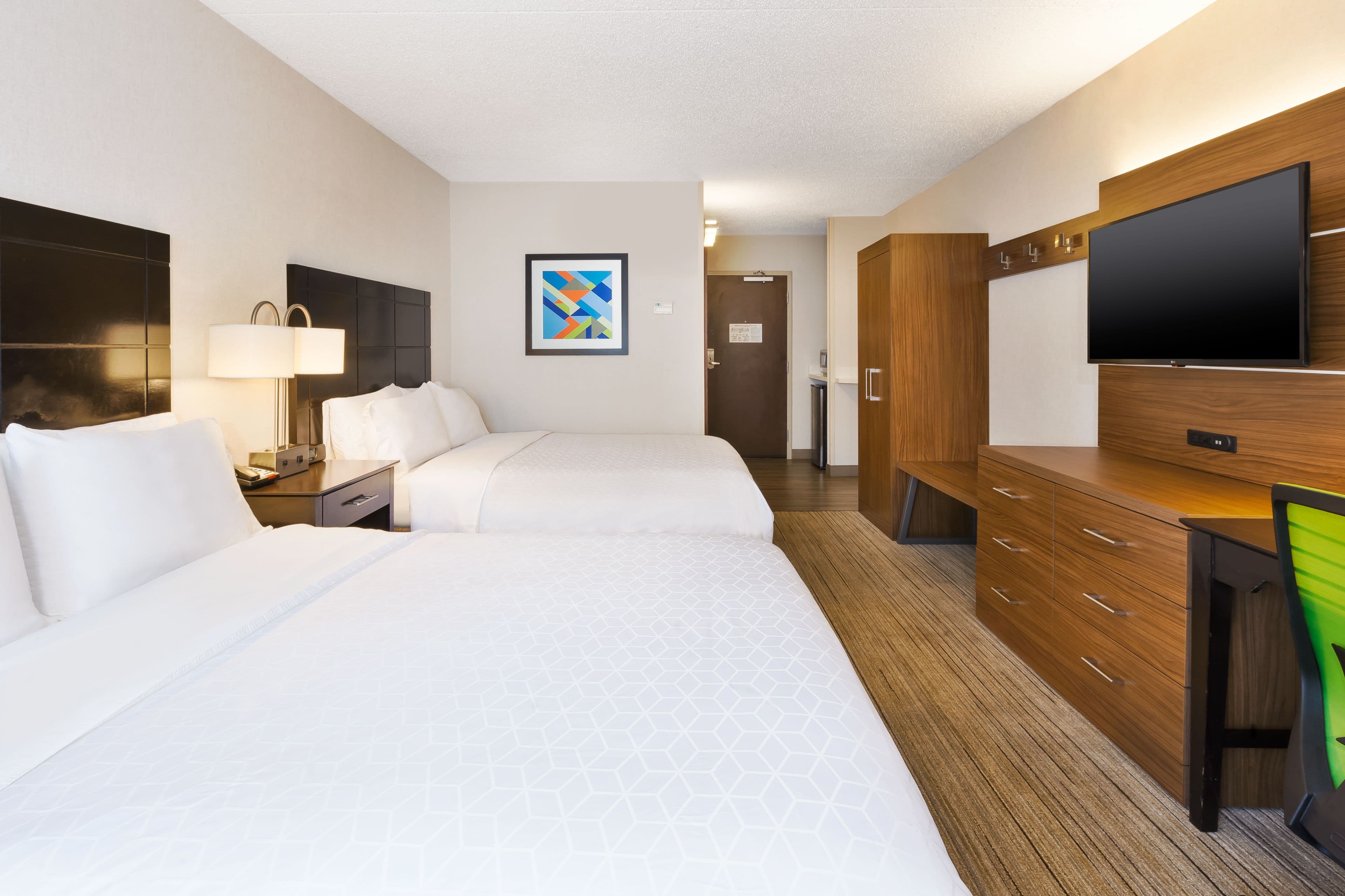 Holiday Inn Express Waldorf — 17