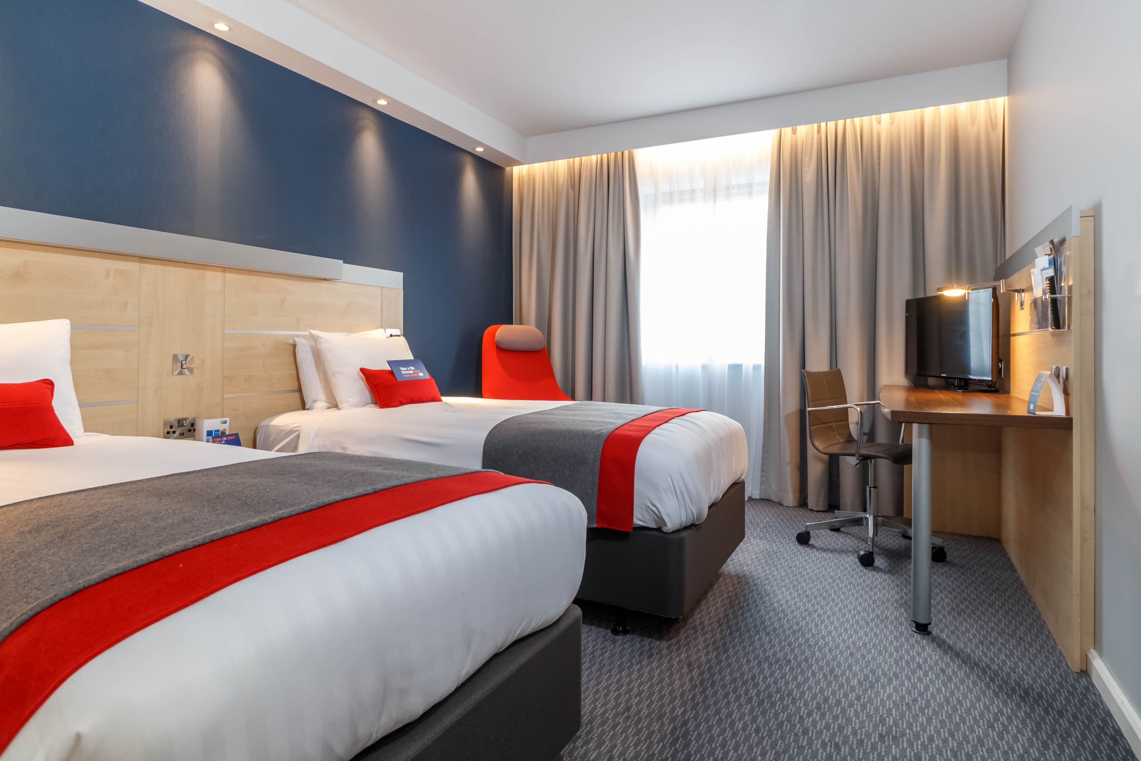 Holiday Inn Express Birmingham - Walsall - Image 2