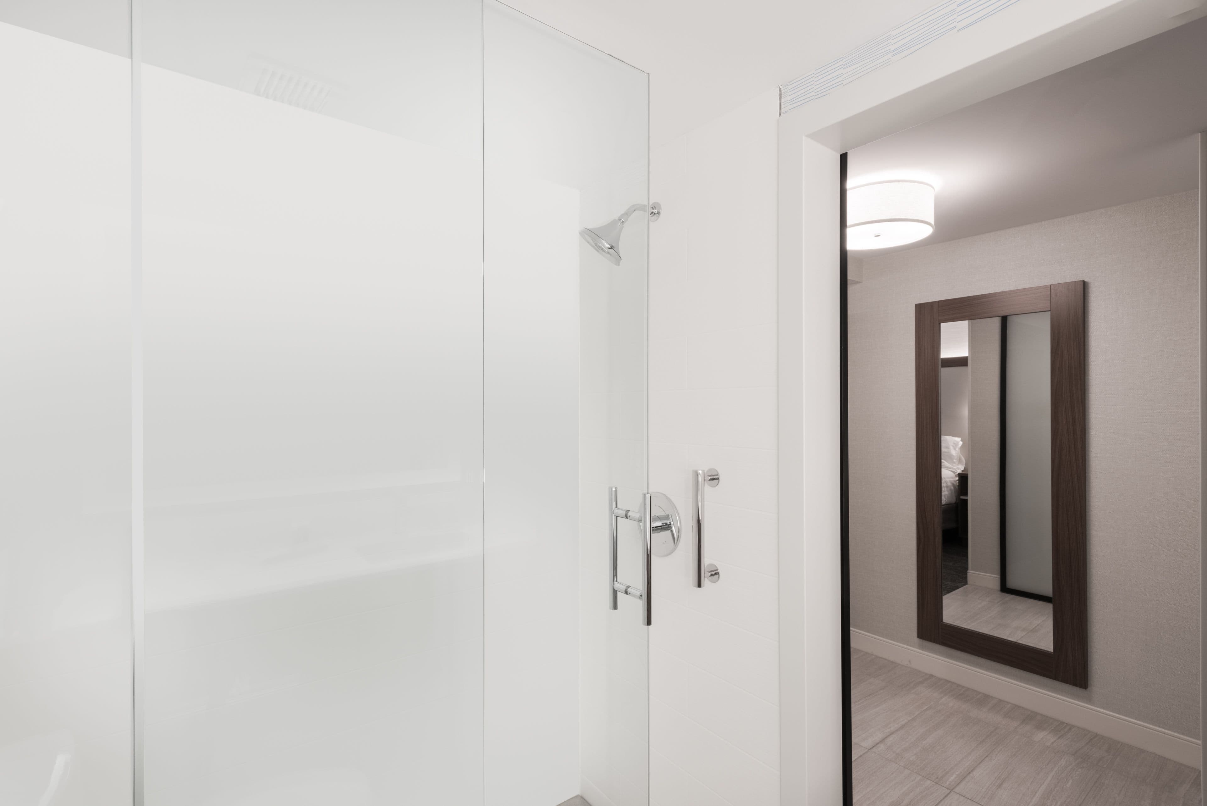 Holiday Inn Express Boston-Waltham — 5