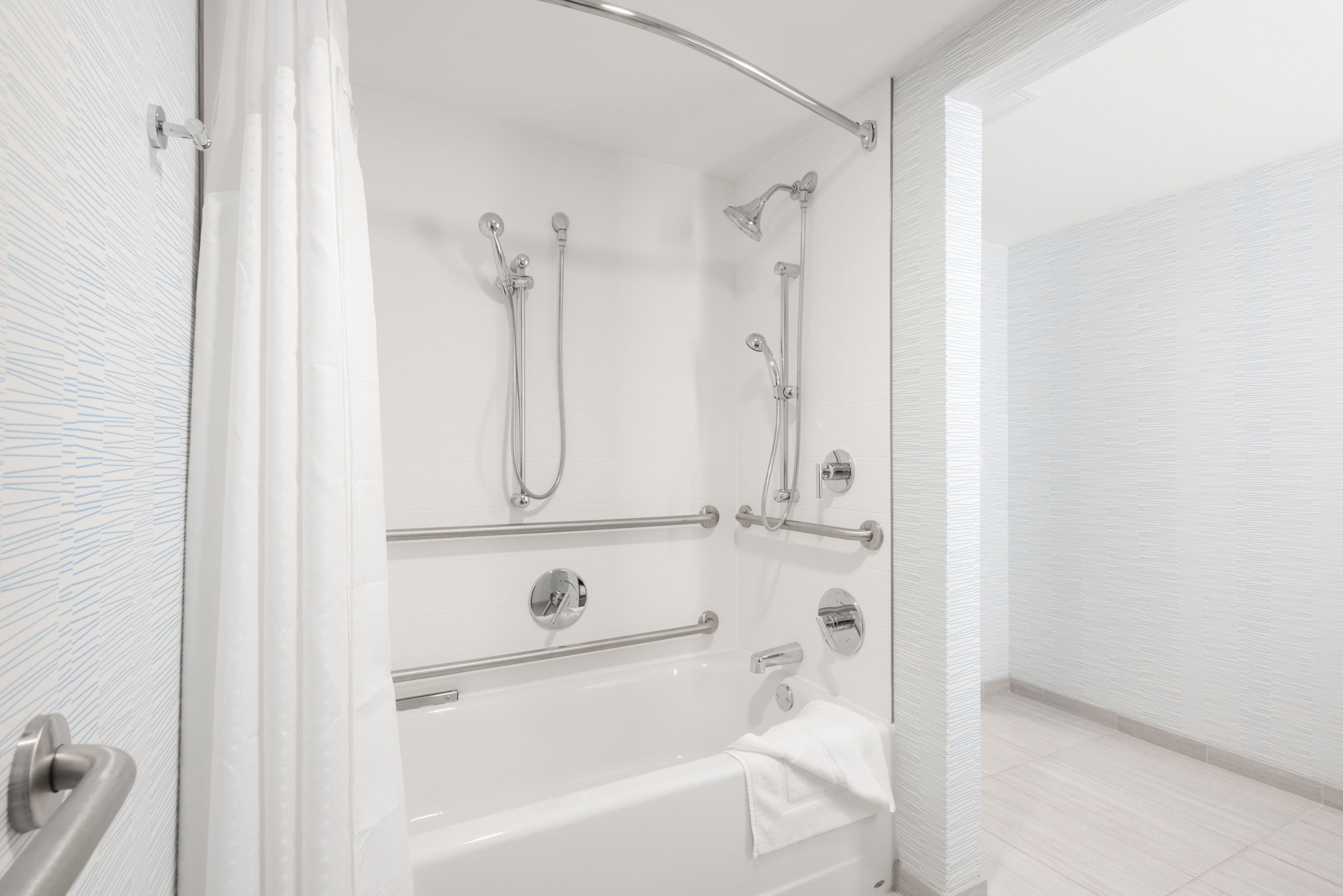 Holiday Inn Express Boston-Waltham — 11