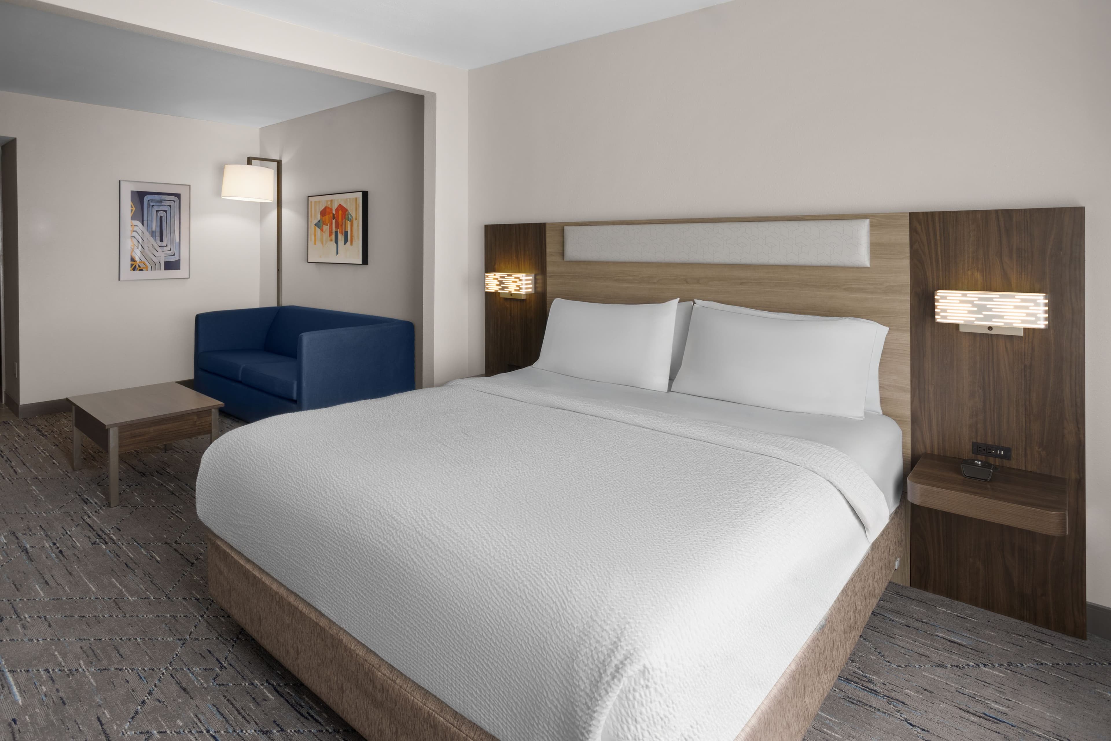 Holiday Inn Express Syracuse-Fairgrounds - Image 3