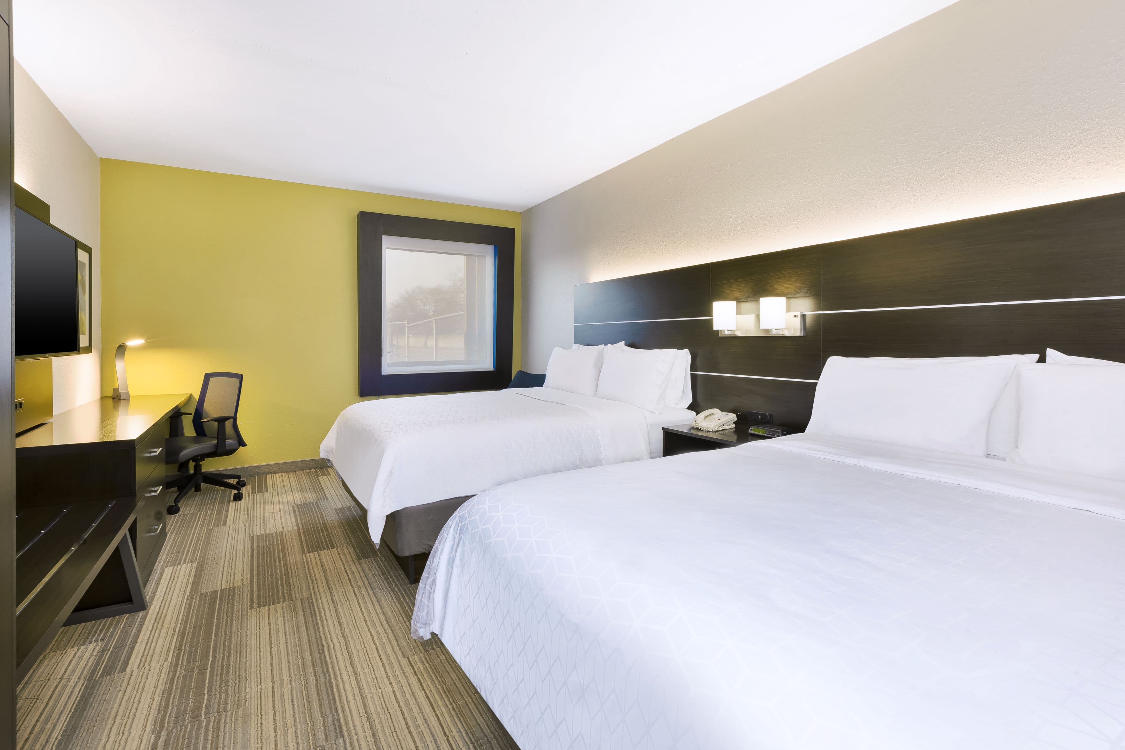 Holiday Inn Express Detroit-Warren (Gm Tech Ctr) — 18
