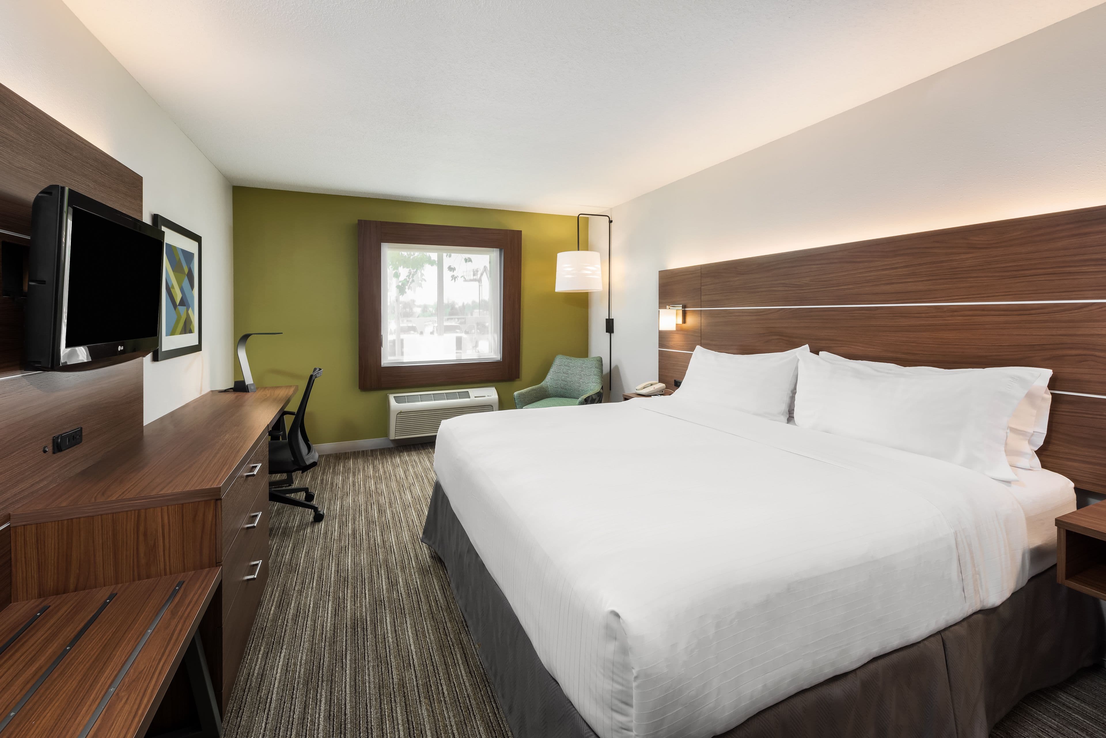Holiday Inn Express Warrenton - Image 4