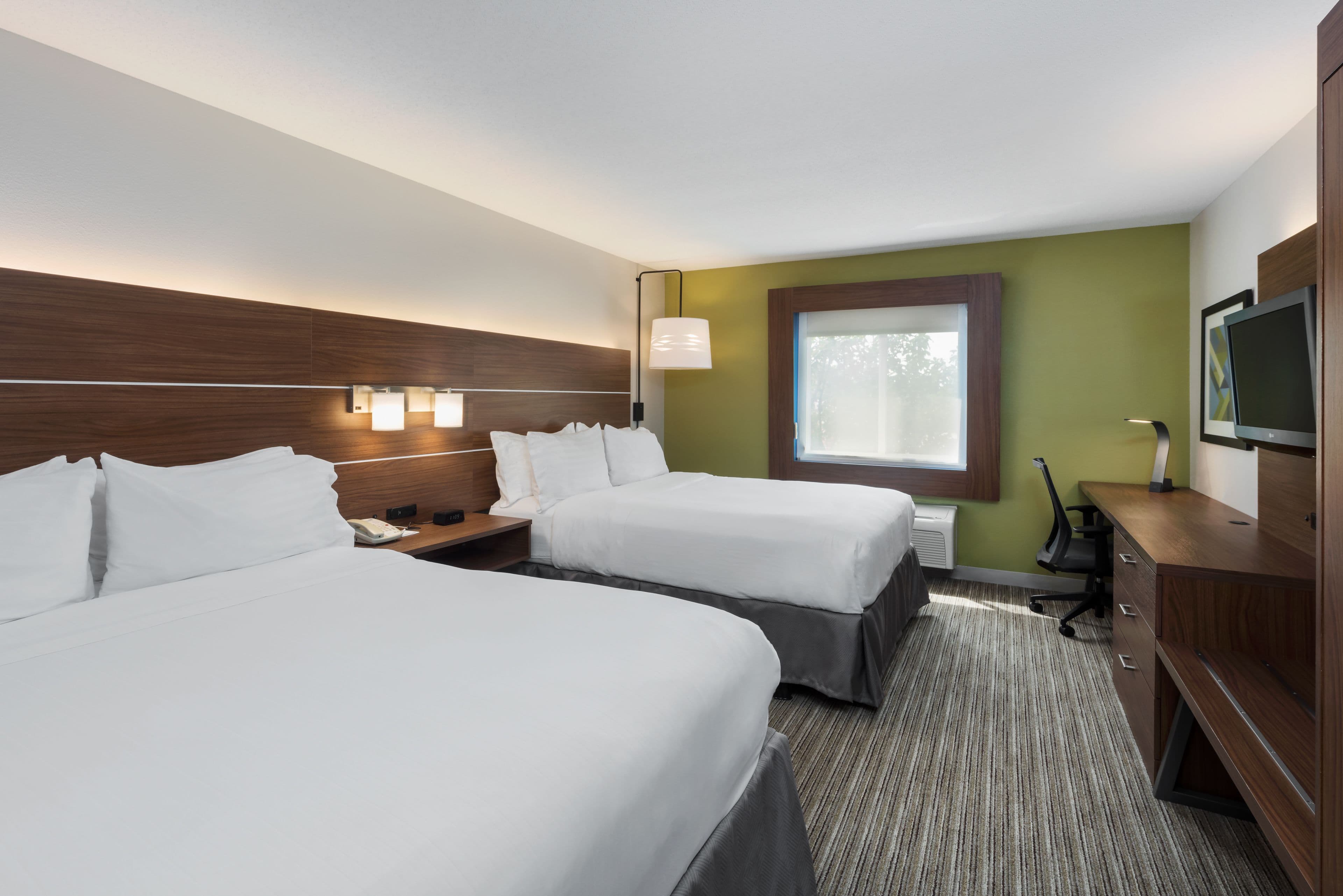 Holiday Inn Express Warrenton — 13