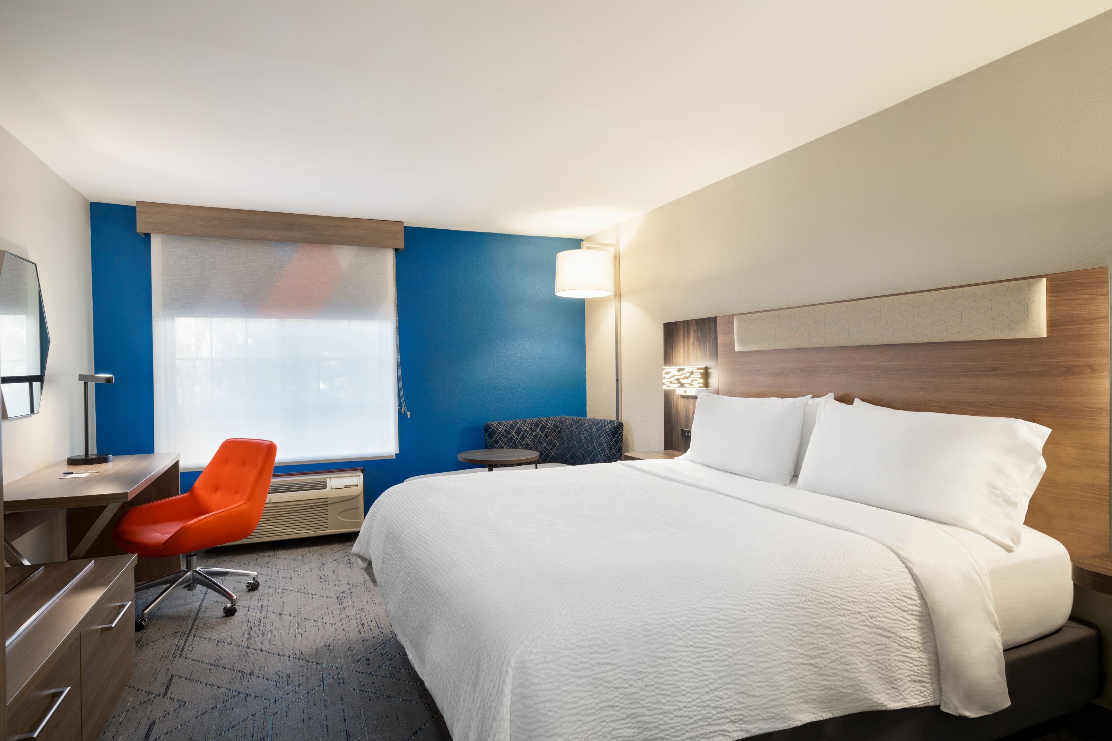 Holiday Inn Express Washington - Image 3