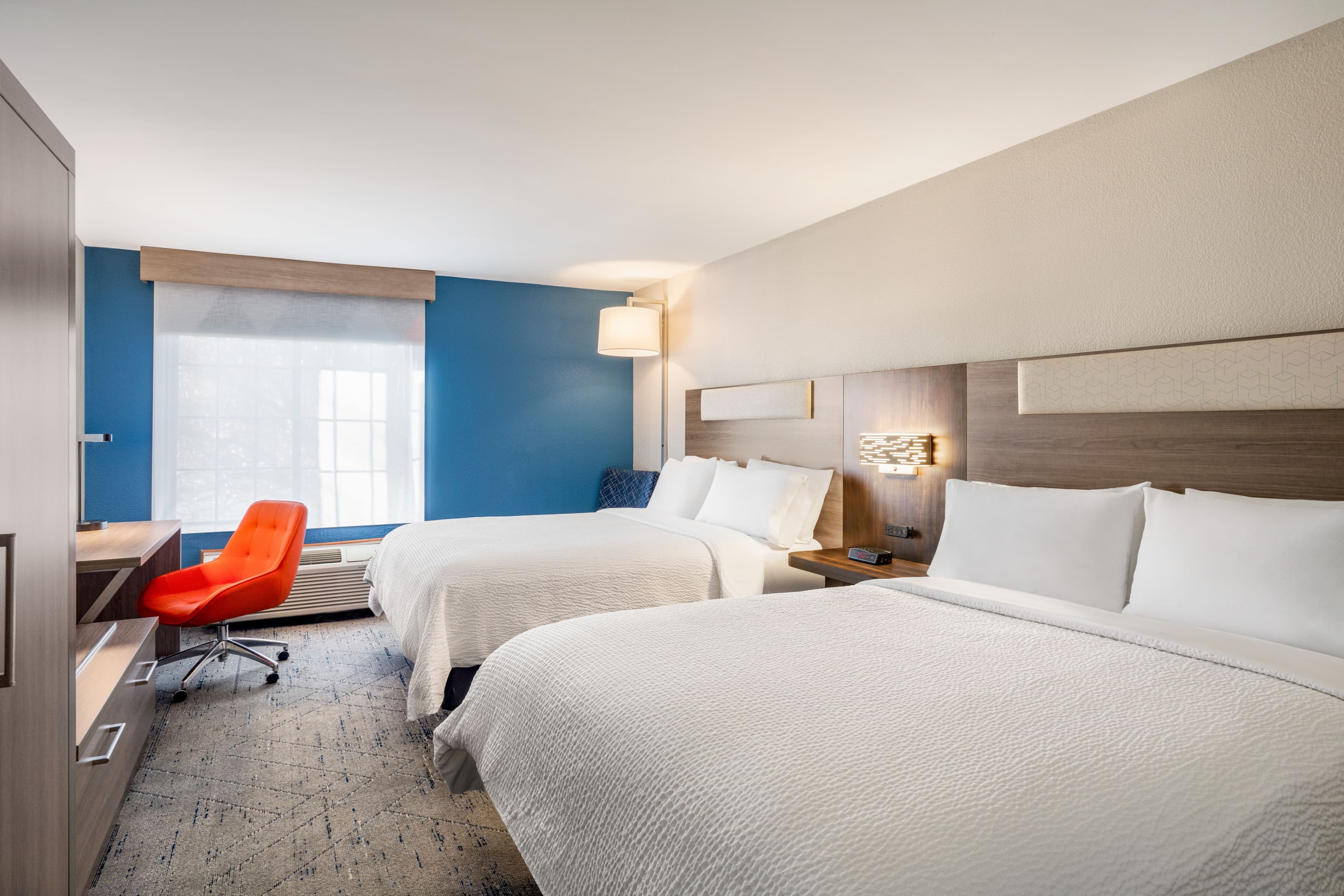 Holiday Inn Express Washington — 6