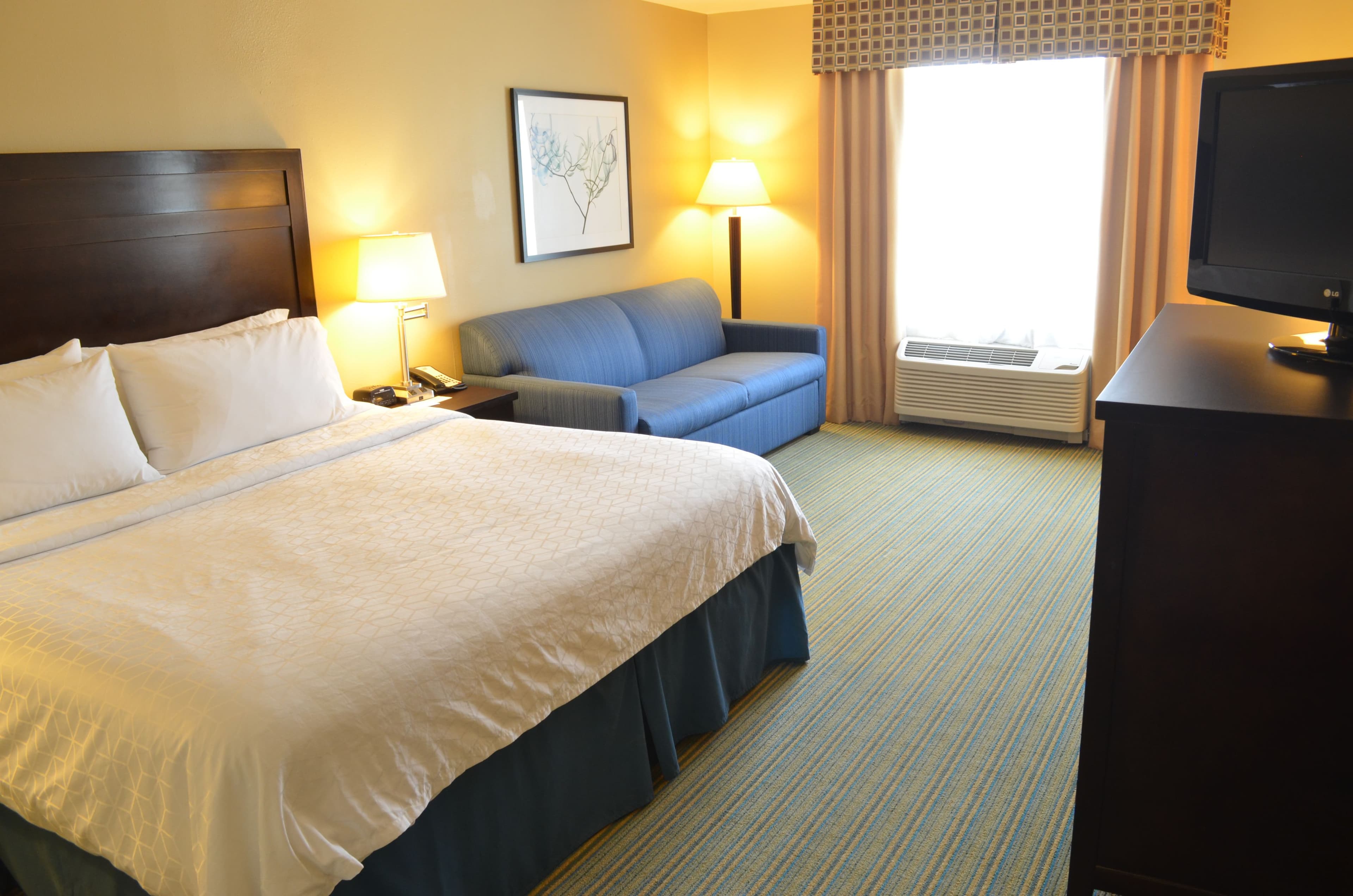 Holiday Inn Express Waterloo-Cedar Falls - Image 4